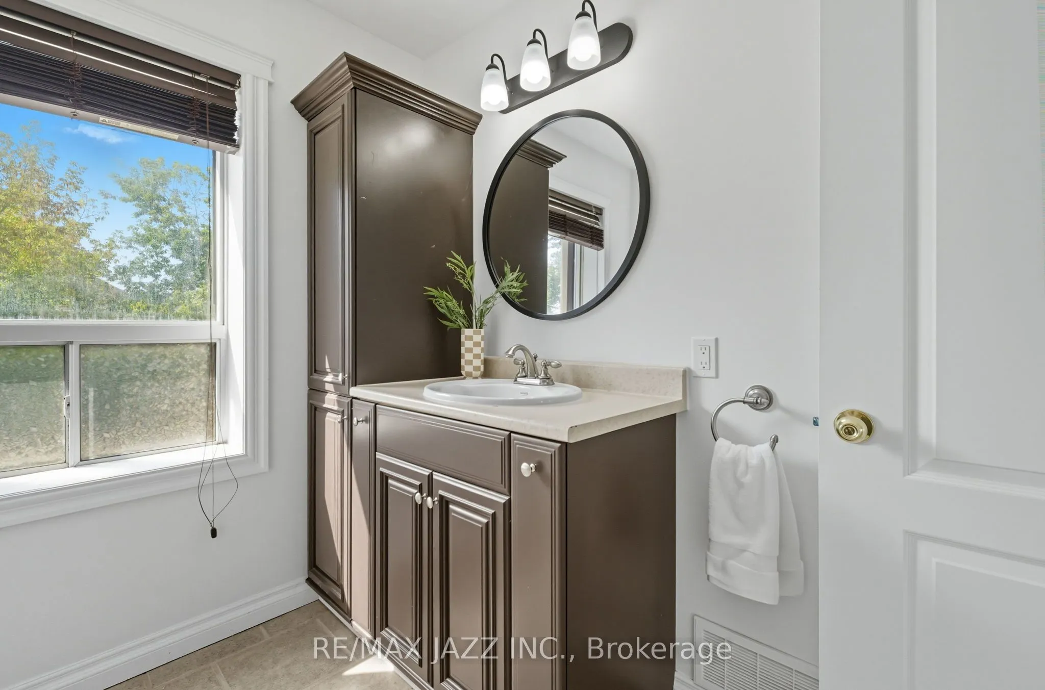 264 Ritson Road S