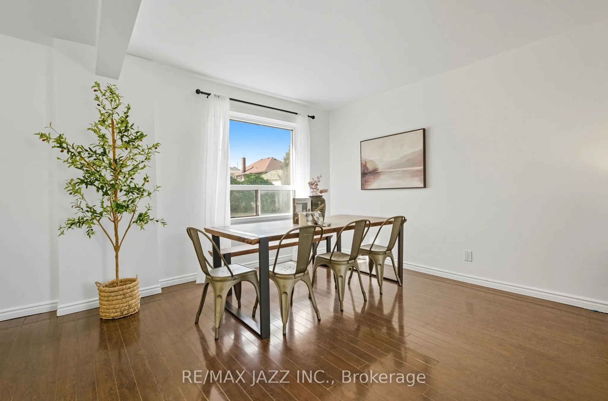 264 Ritson Road S