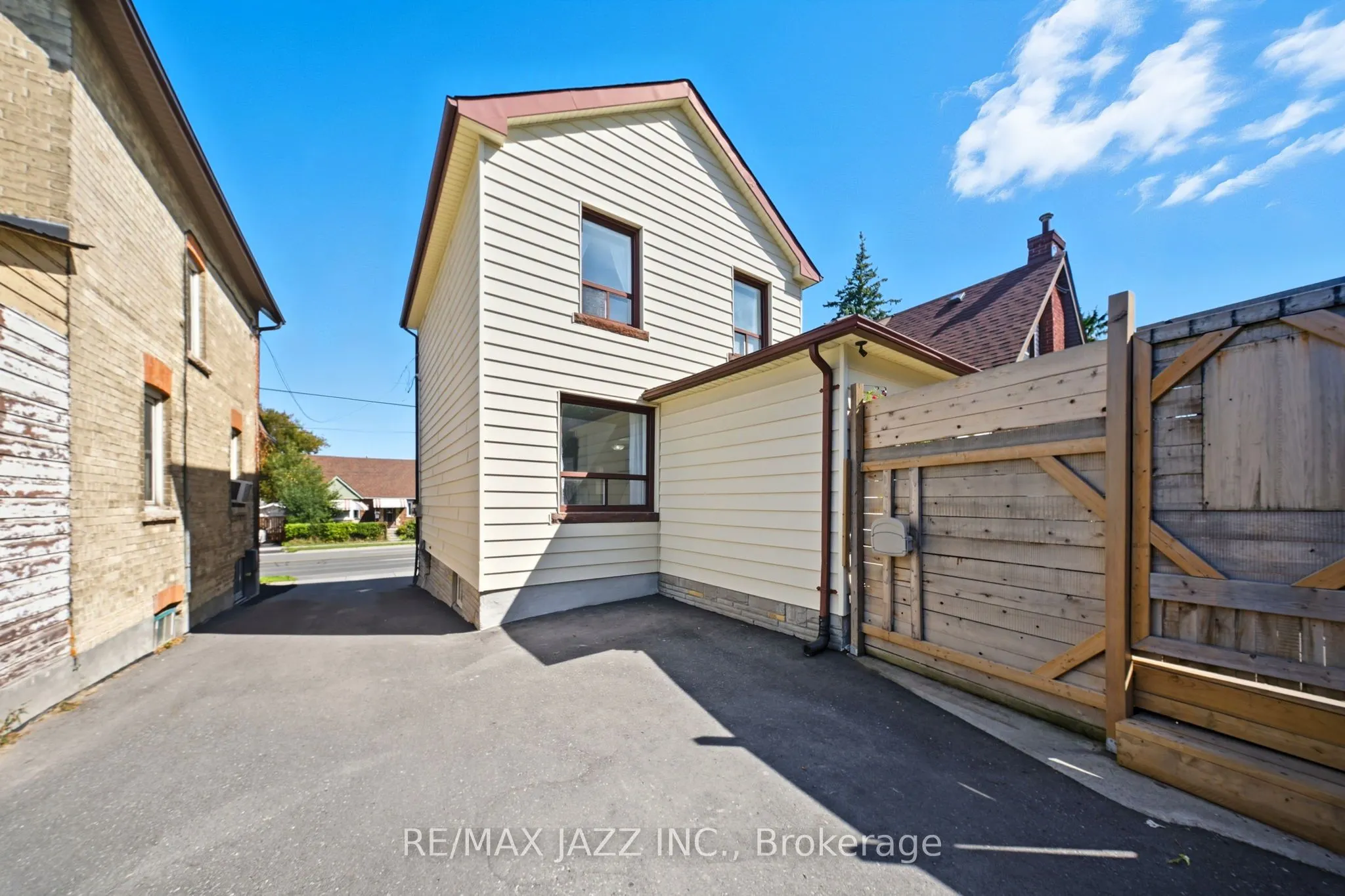264 Ritson Road S
