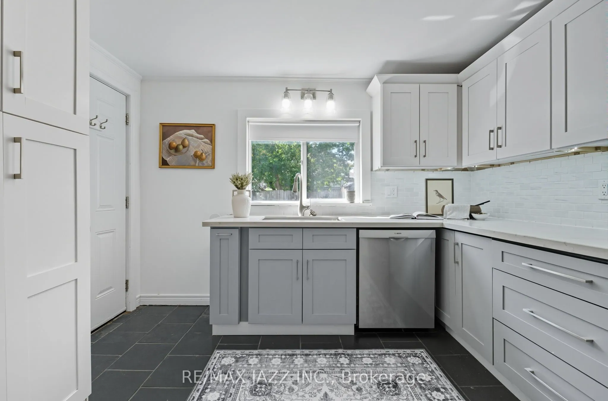 264 Ritson Road S