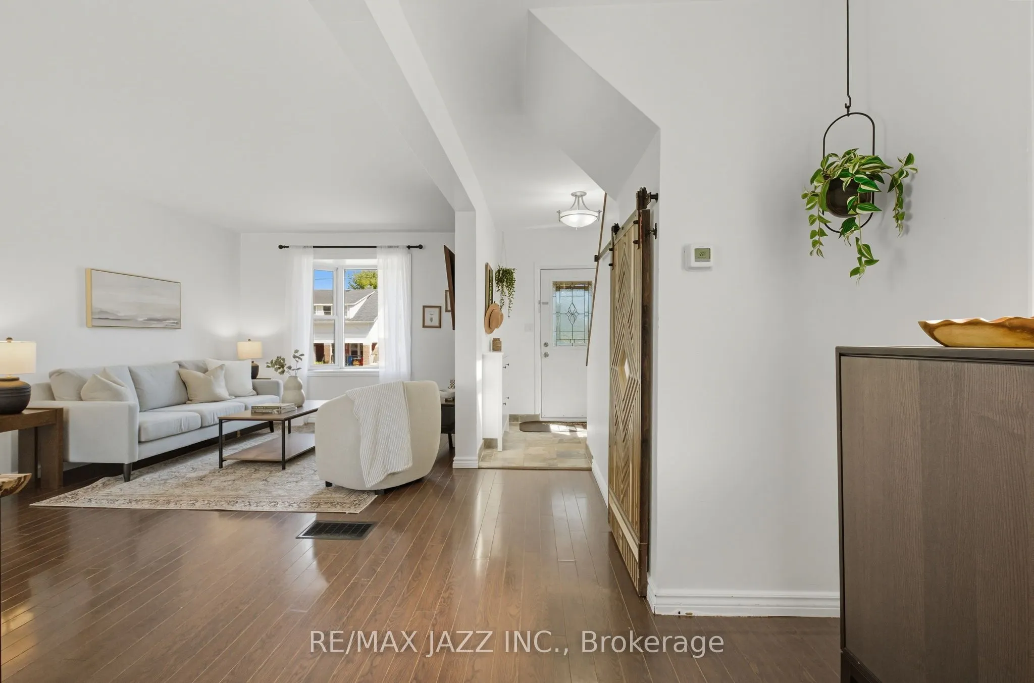 264 Ritson Road S