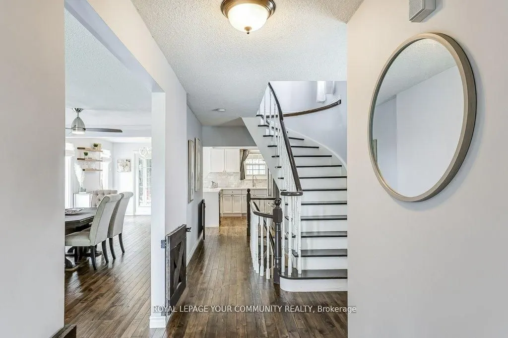 44 Canadian Oaks Drive