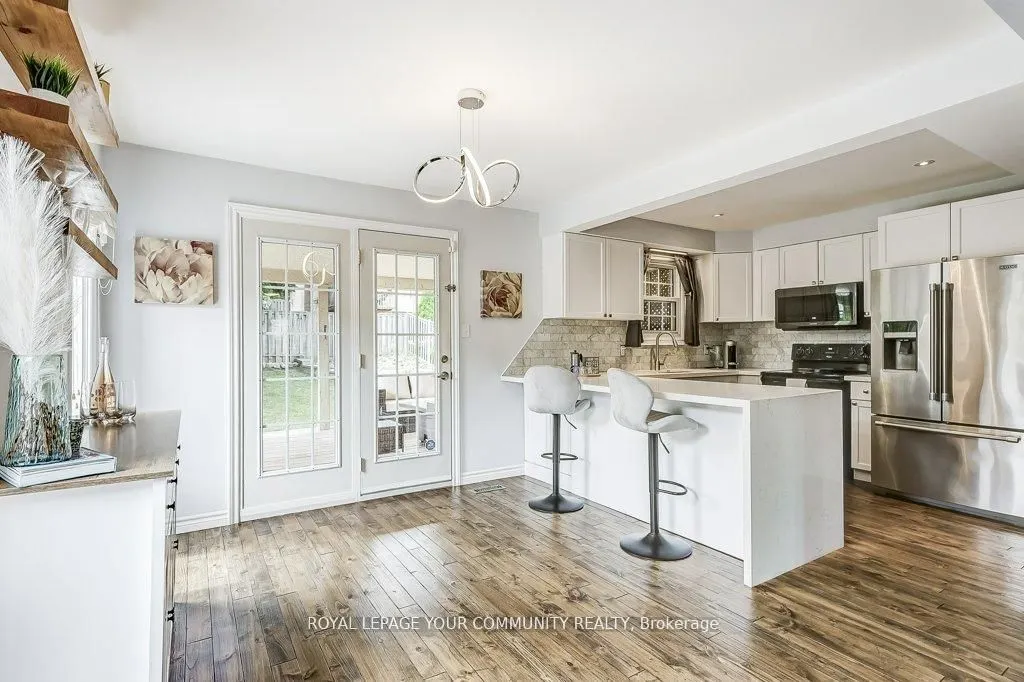 44 Canadian Oaks Drive