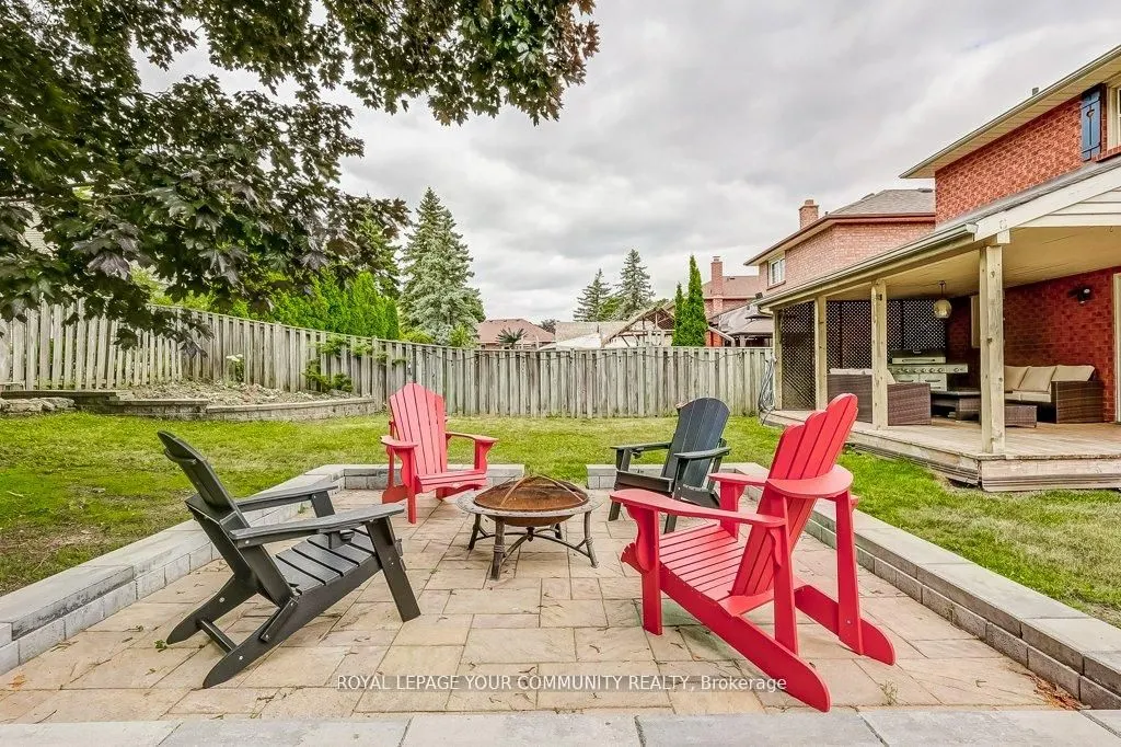 44 Canadian Oaks Drive