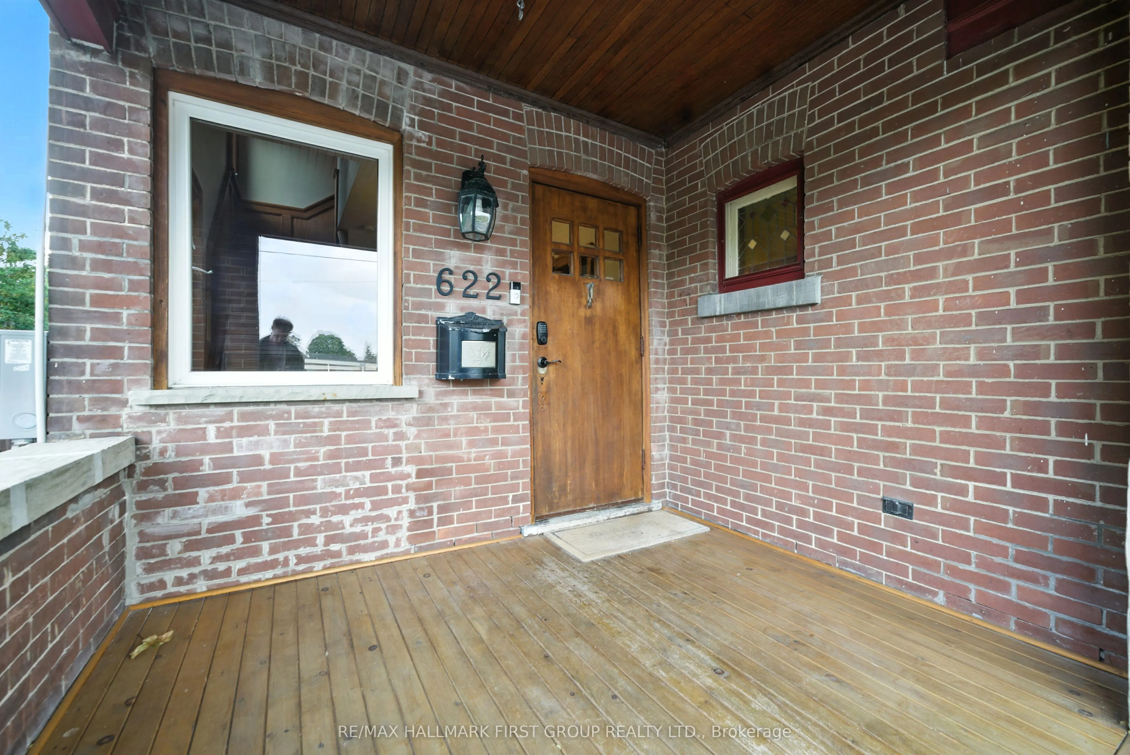 622 Simcoe Street N, #Main/Second Floor