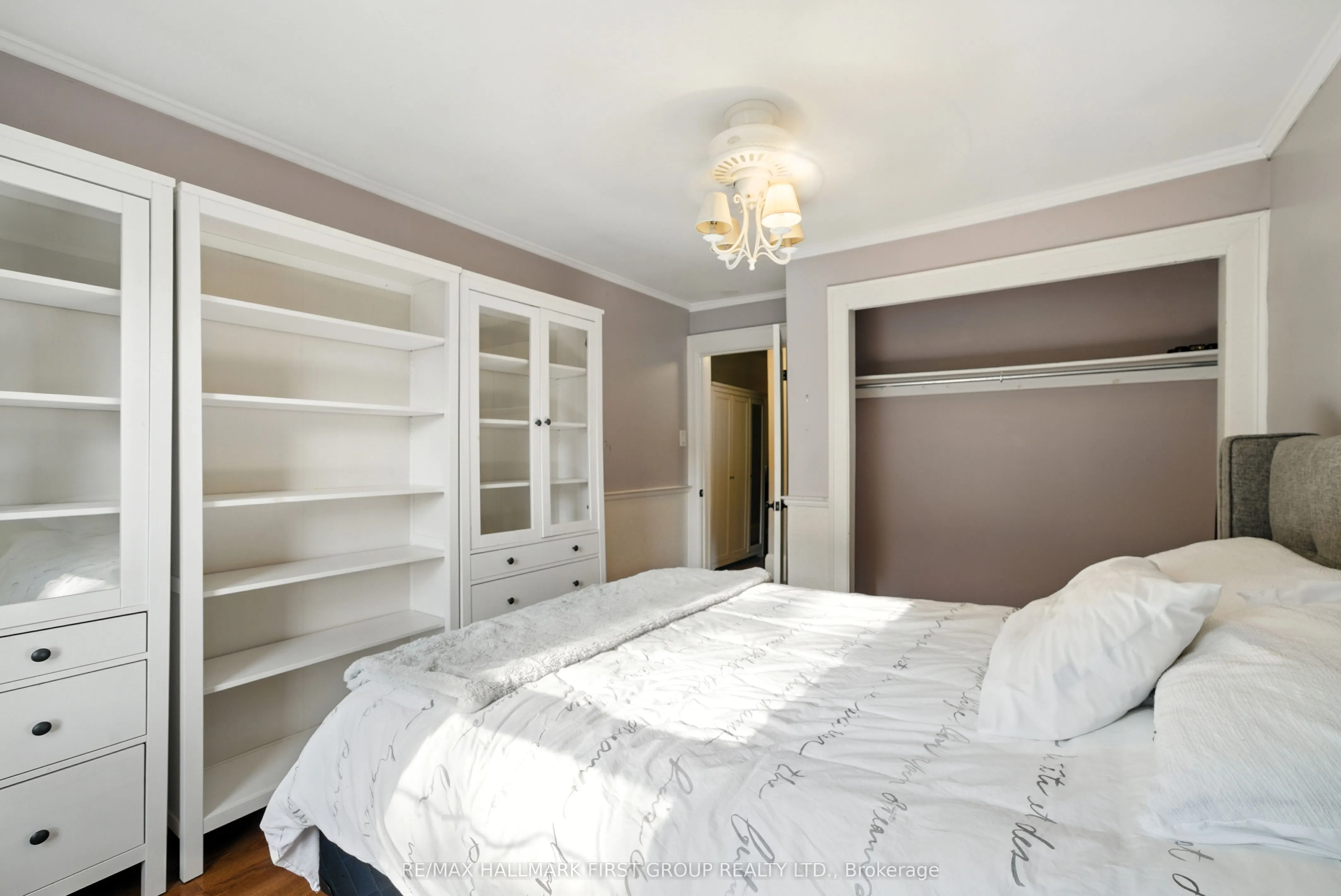 622 Simcoe Street N, #Main/Second Floor