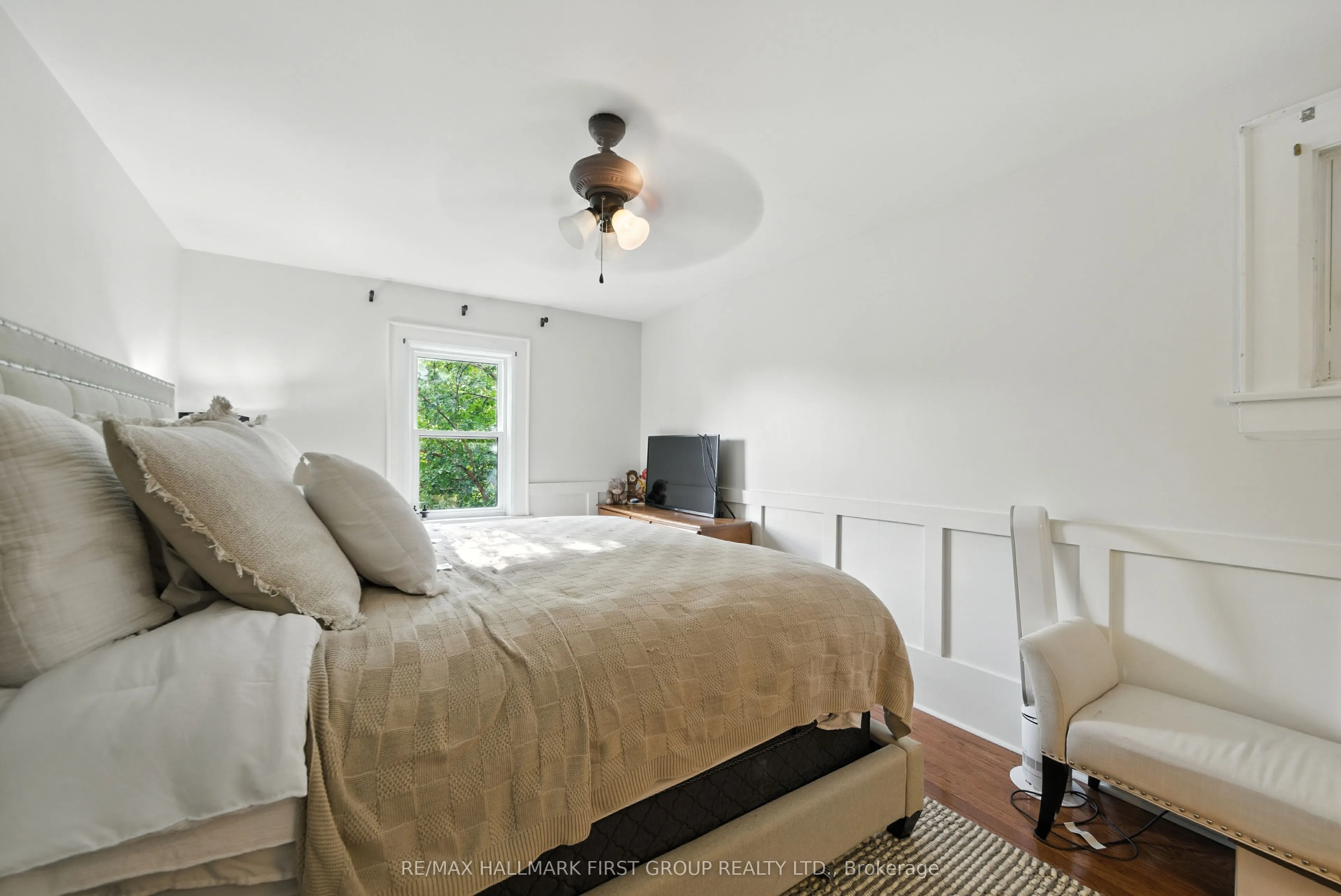 622 Simcoe Street N, #Main/Second Floor