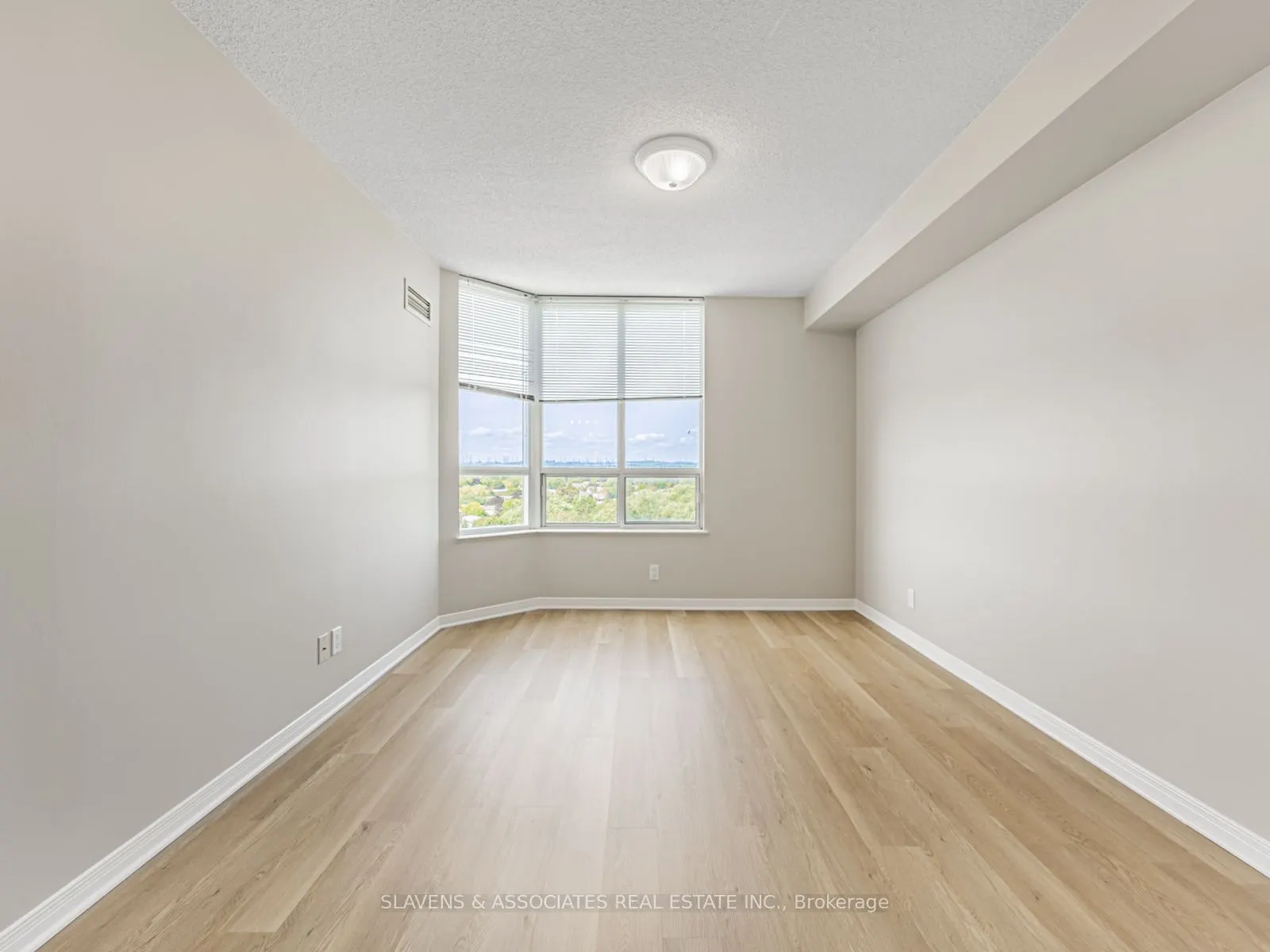 1000 The Esplanade Road N, #1404