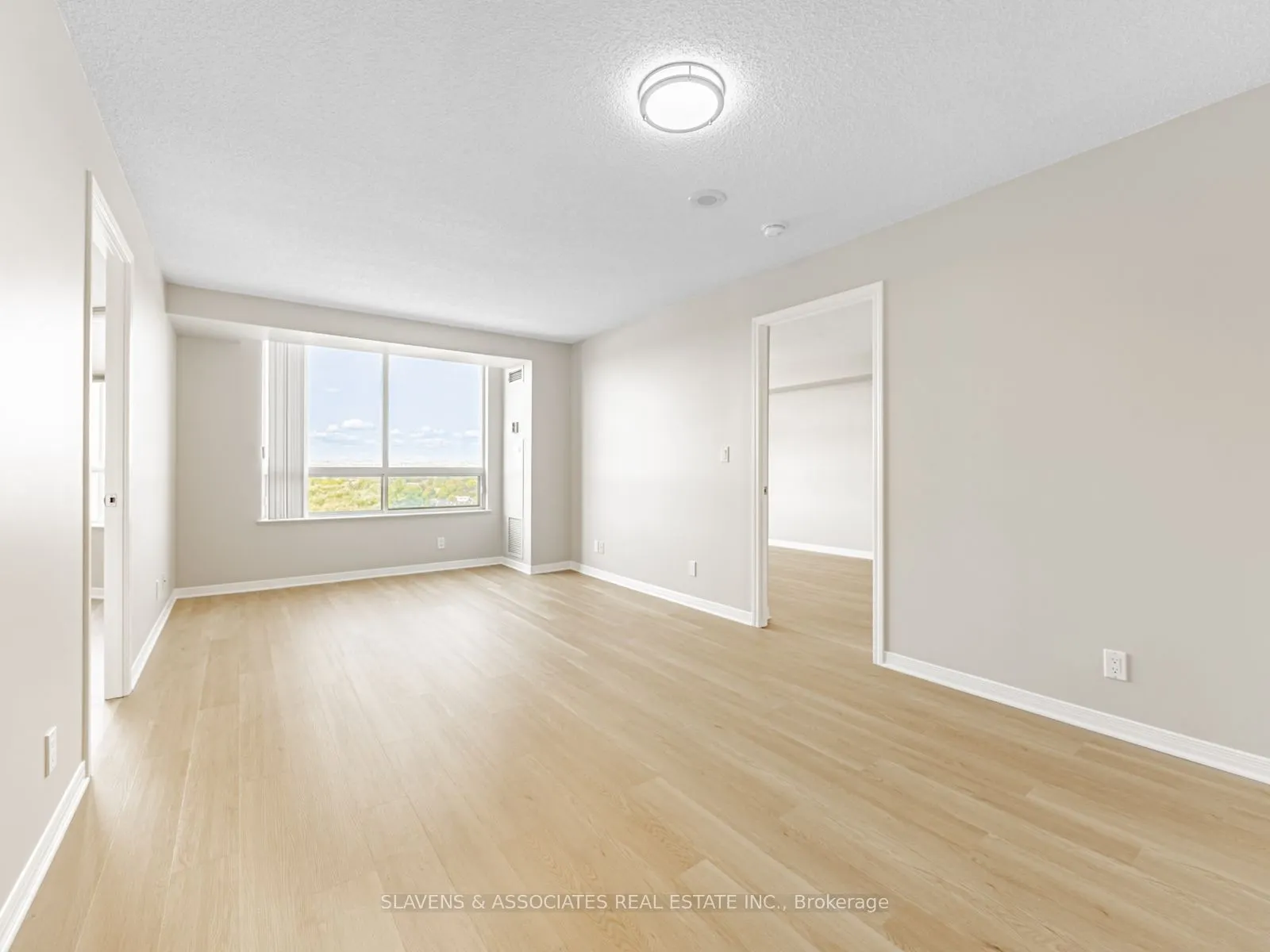 1000 The Esplanade Road N, #1404