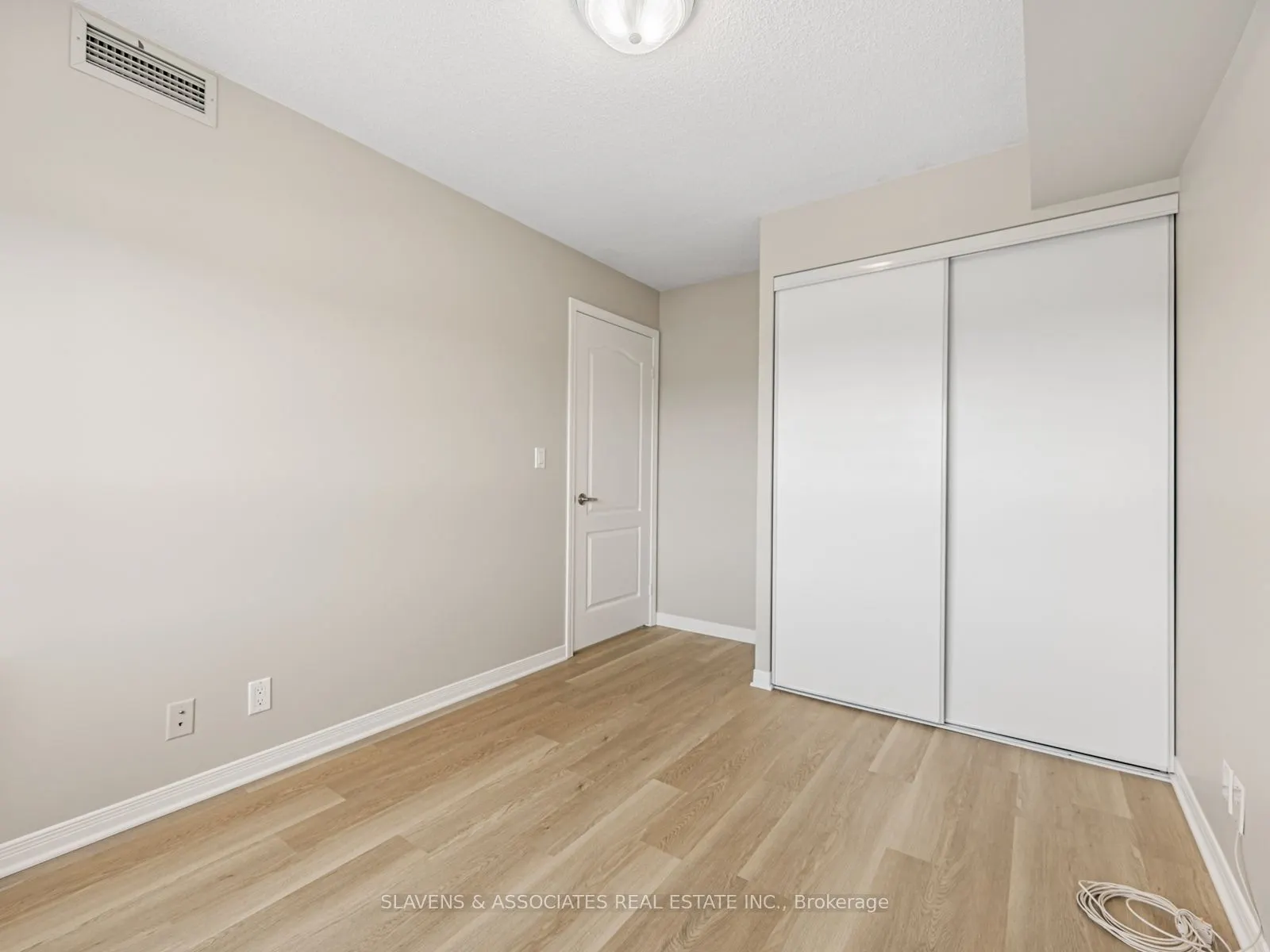 1000 The Esplanade Road N, #1404