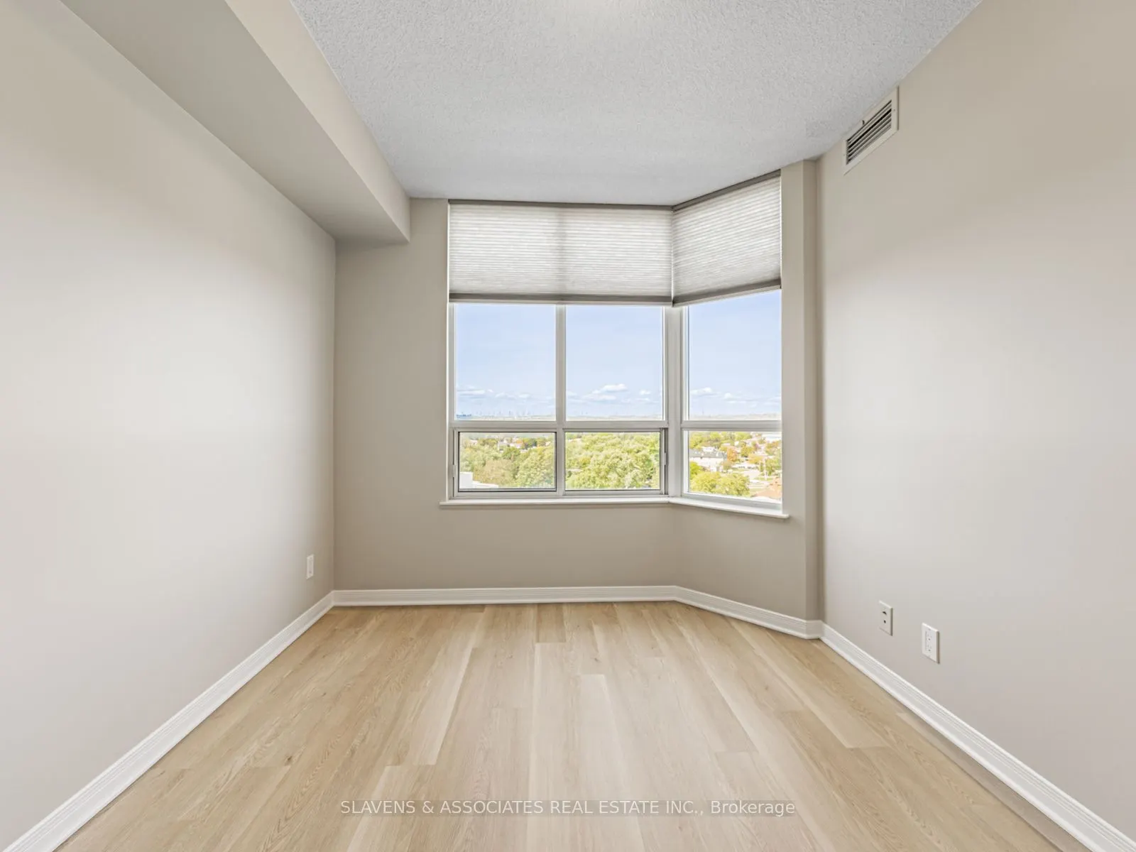 1000 The Esplanade Road N, #1404
