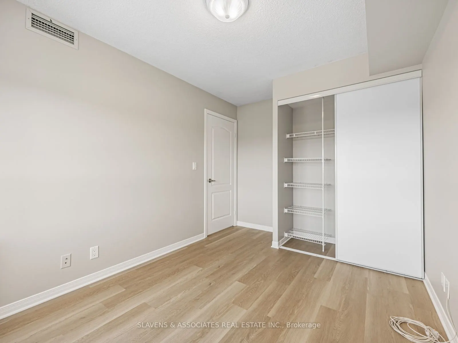 1000 The Esplanade Road N, #1404