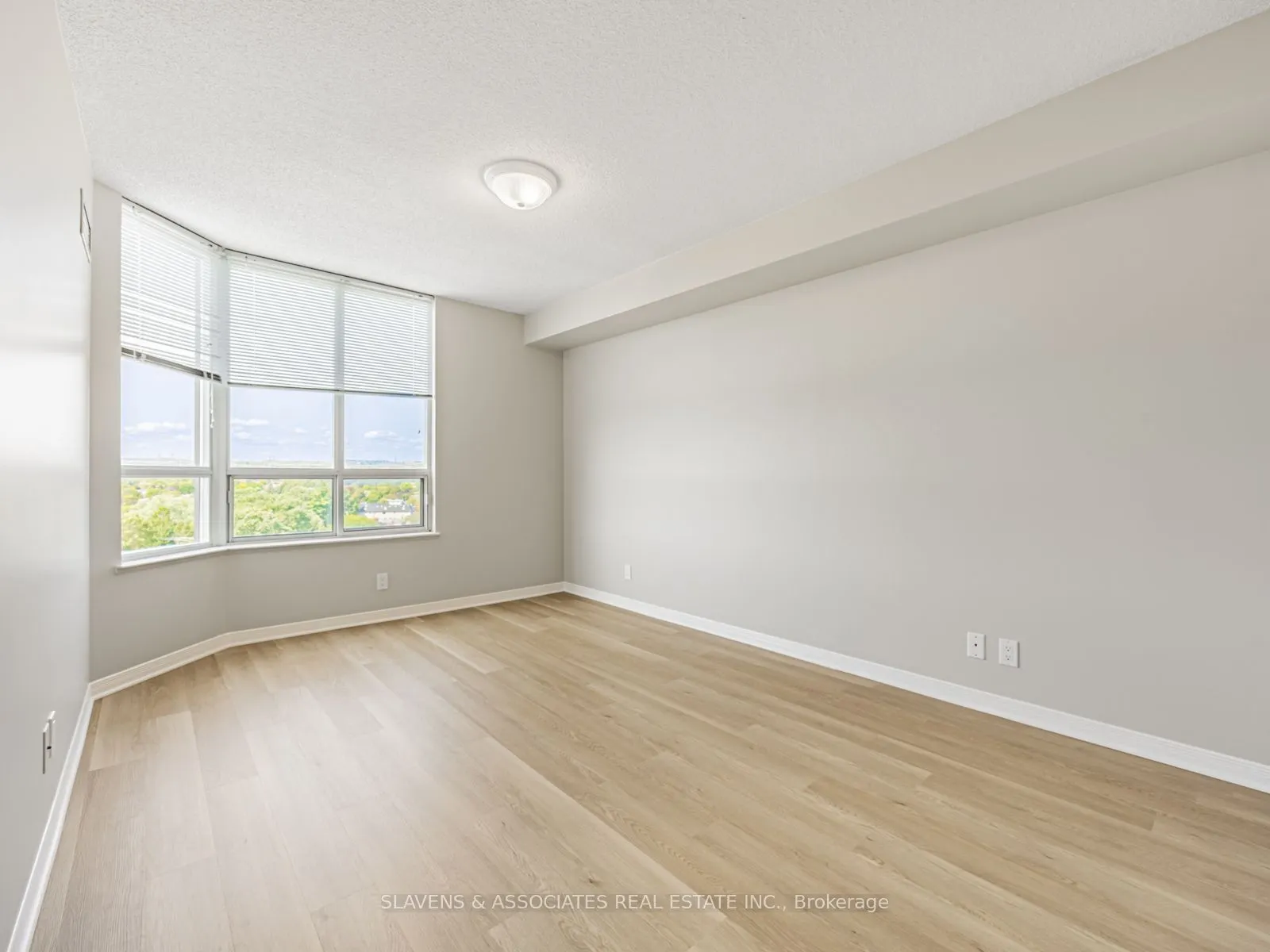 1000 The Esplanade Road N, #1404