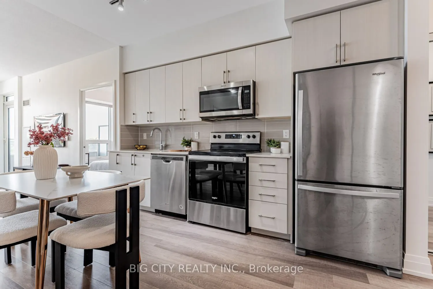 3121 Sheppard Avenue E, #611