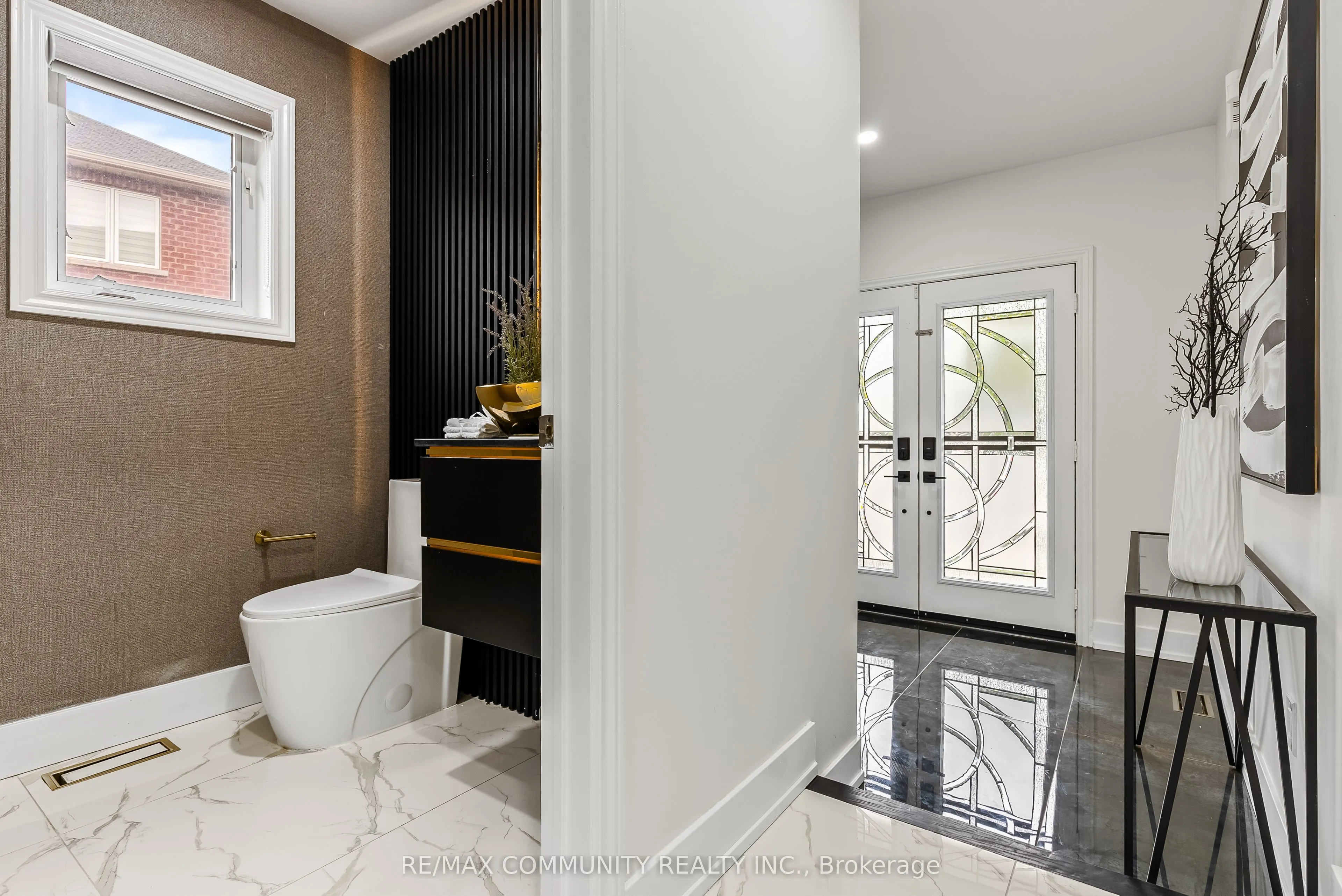 5 White Heather Boulevard