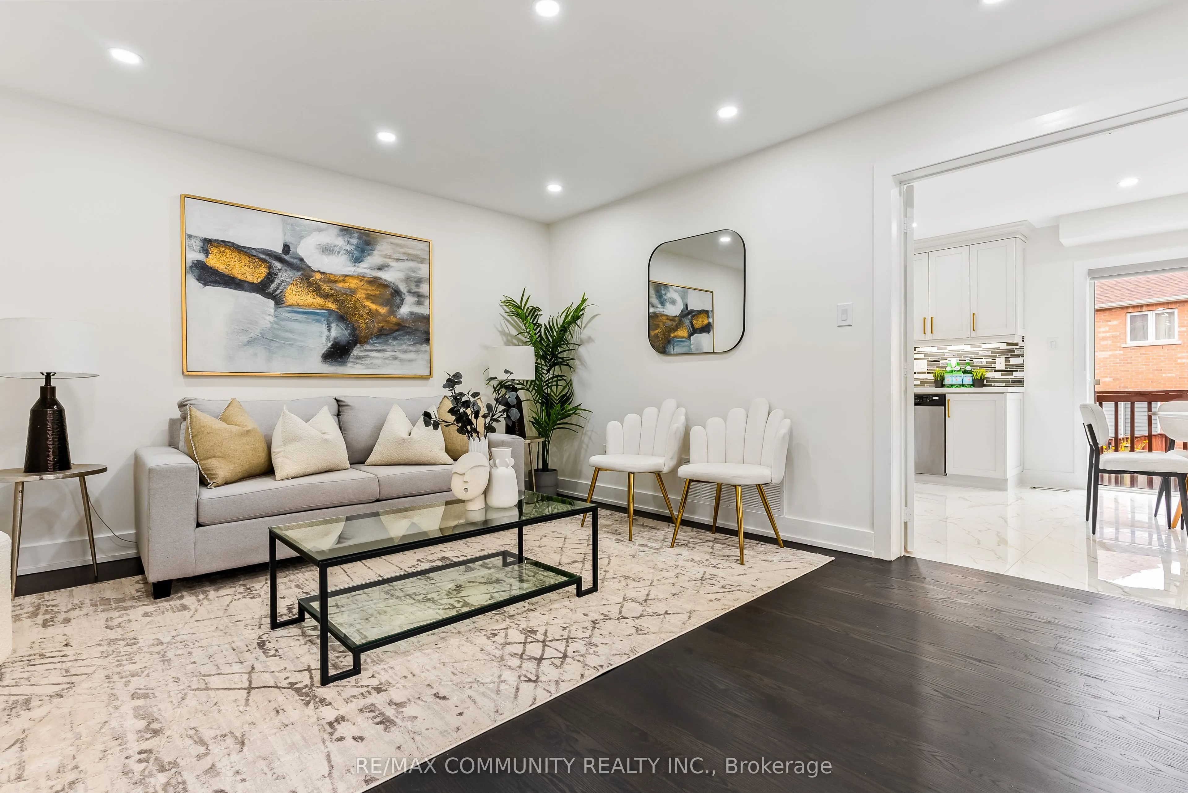 5 White Heather Boulevard