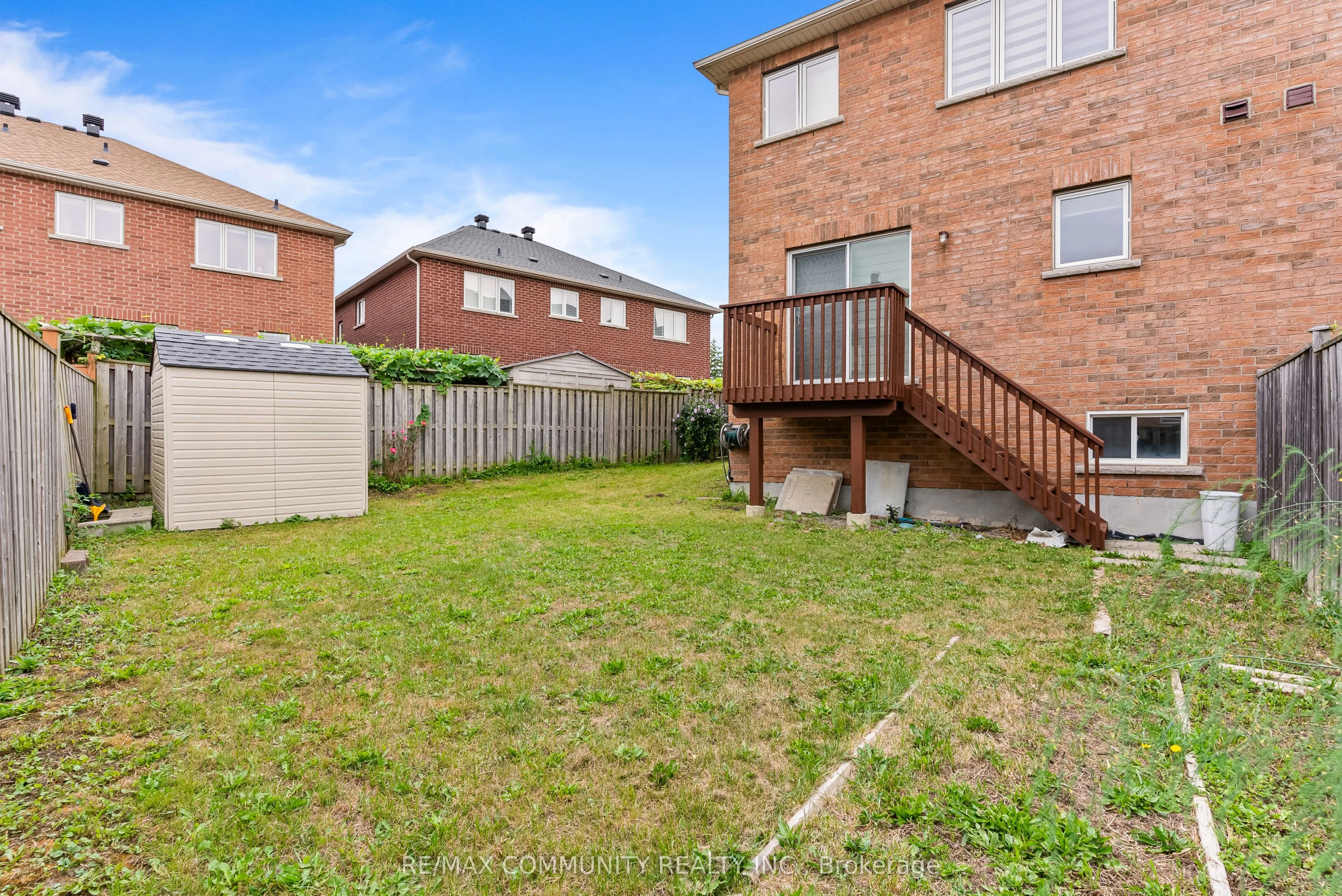 5 White Heather Boulevard