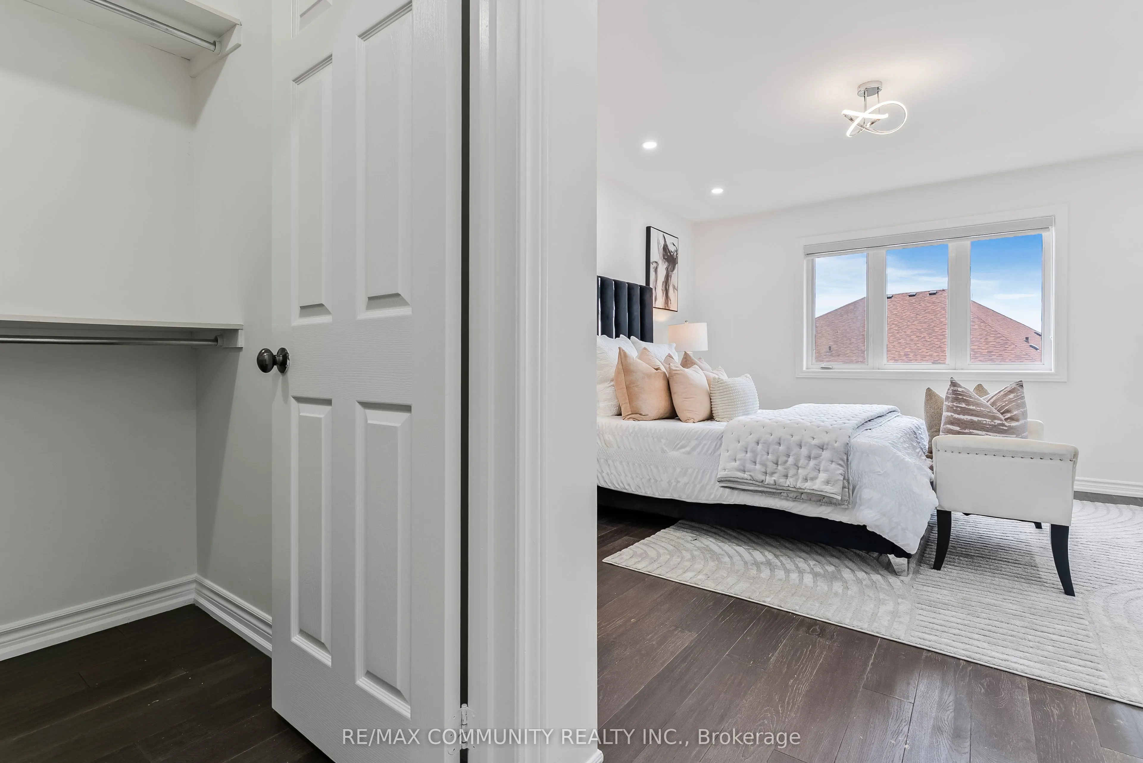5 White Heather Boulevard