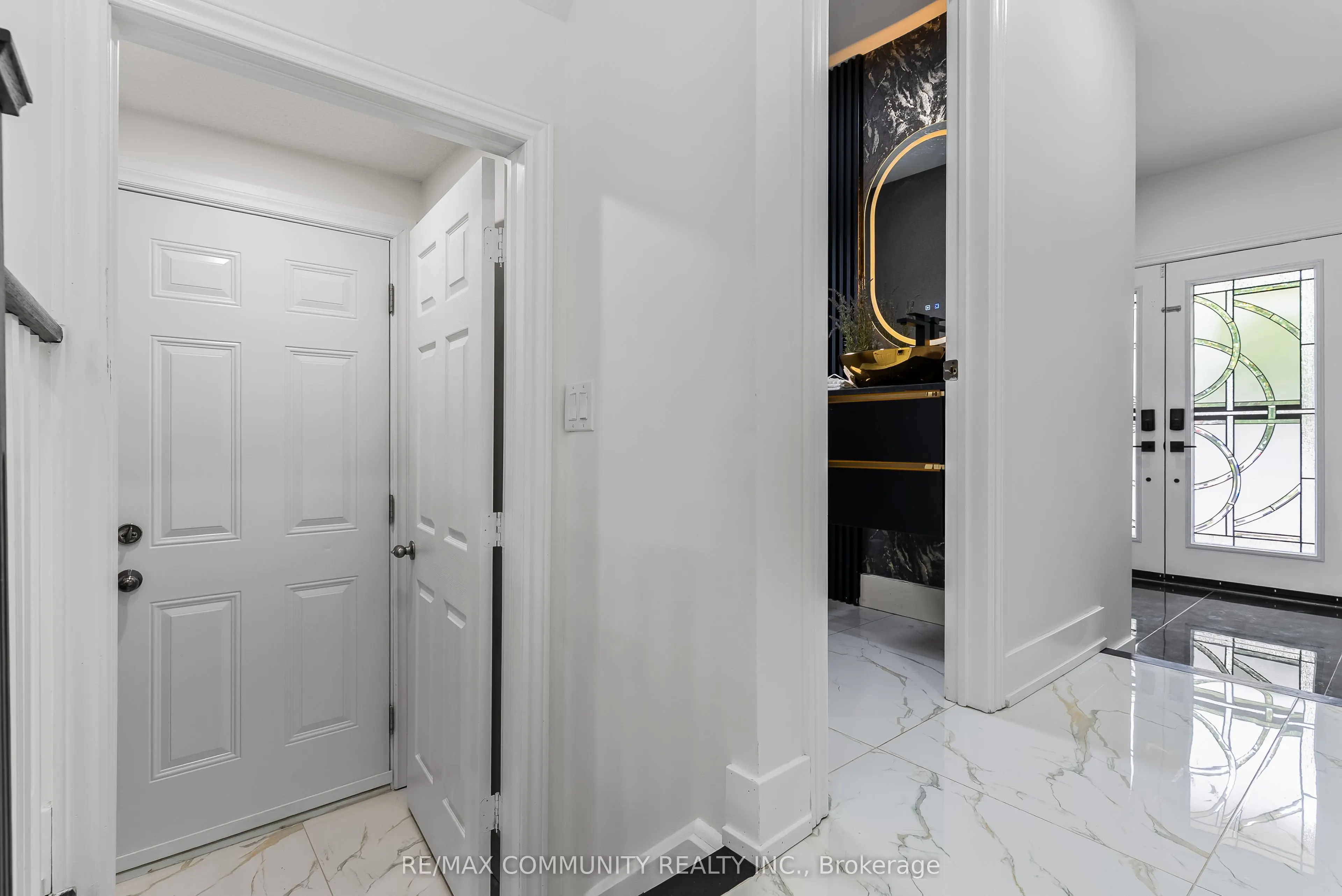 5 White Heather Boulevard