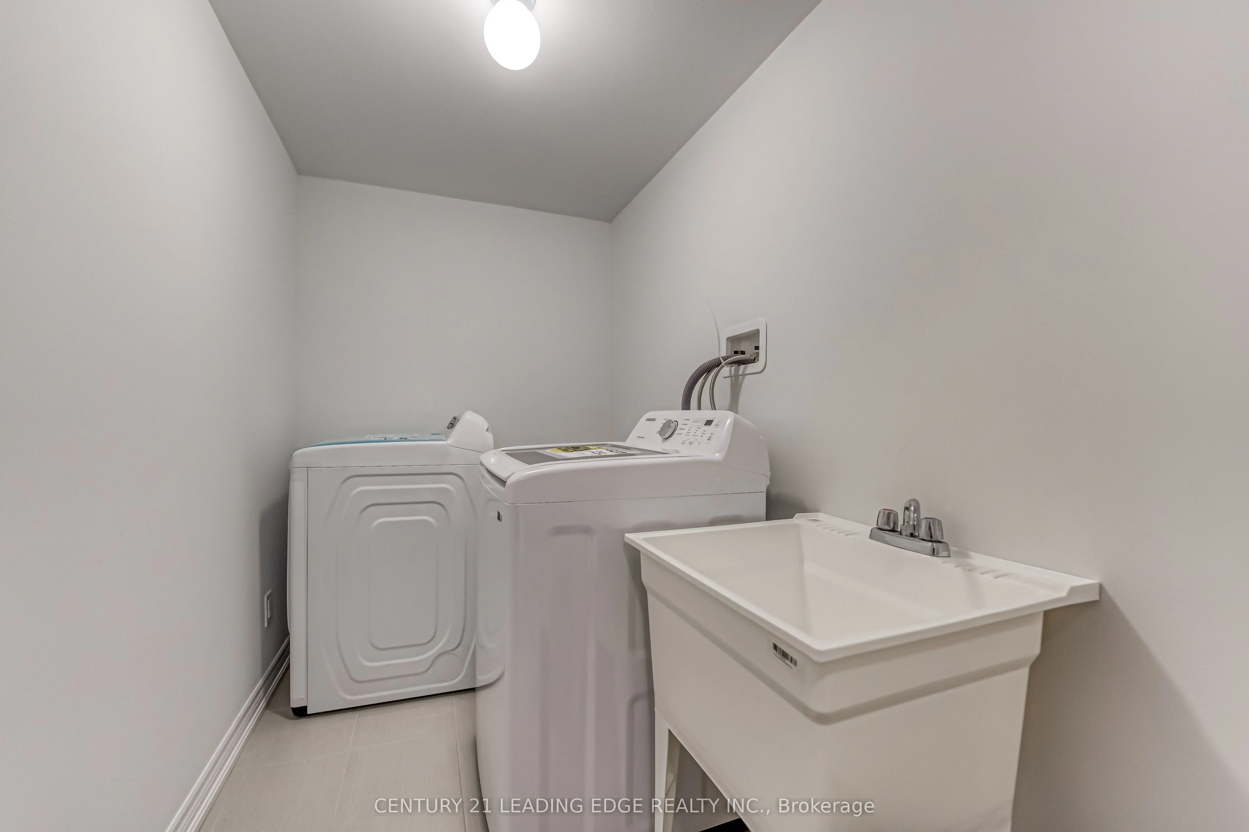 1112 Lockie Drive