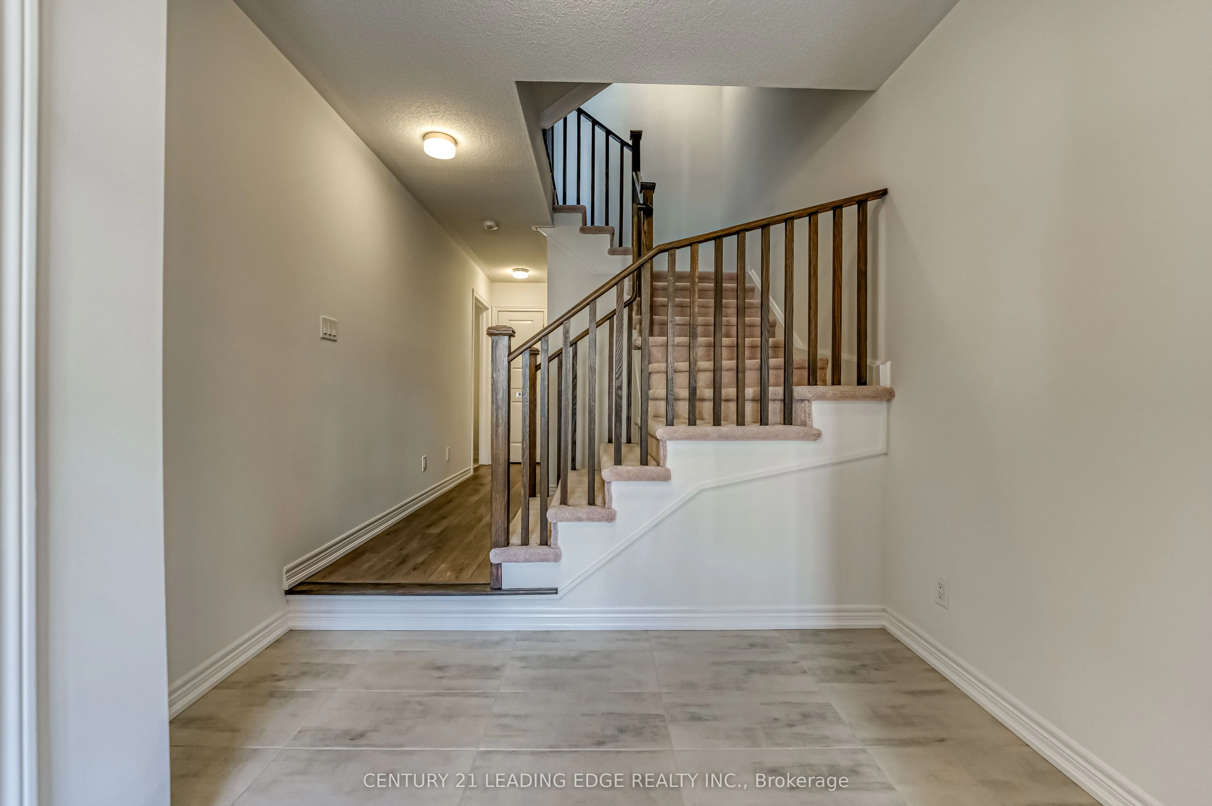 1112 Lockie Drive