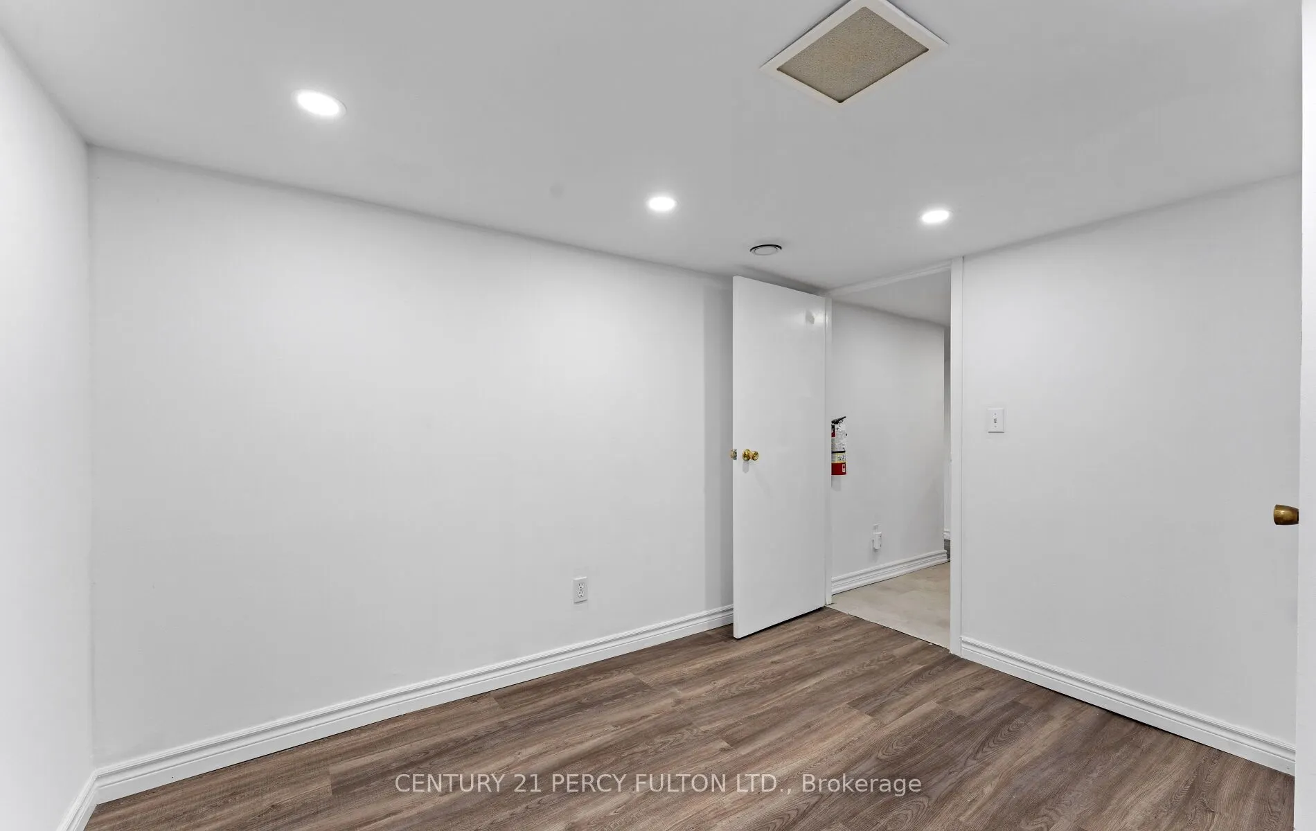 228 Brock Street N, #LOWER