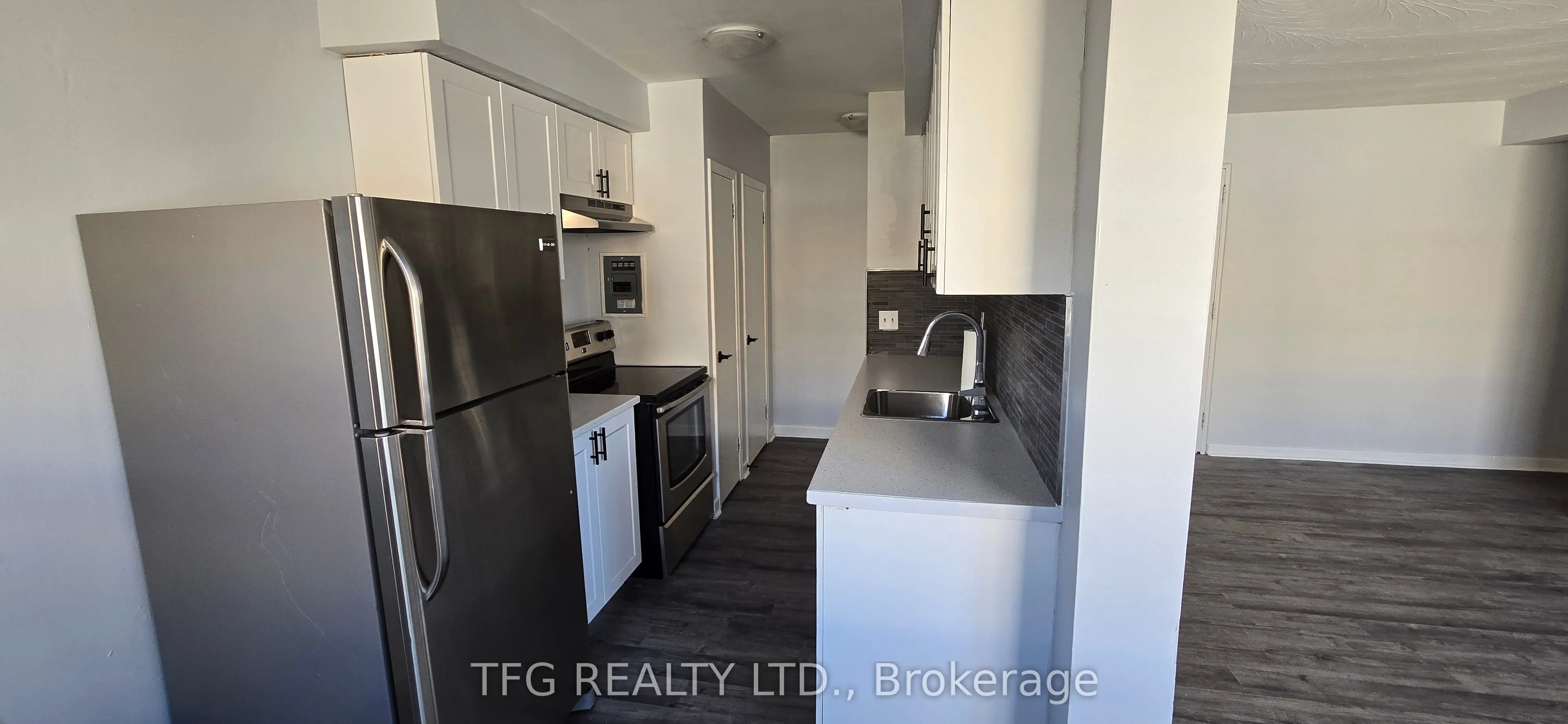 300 Montrave Avenue, #8