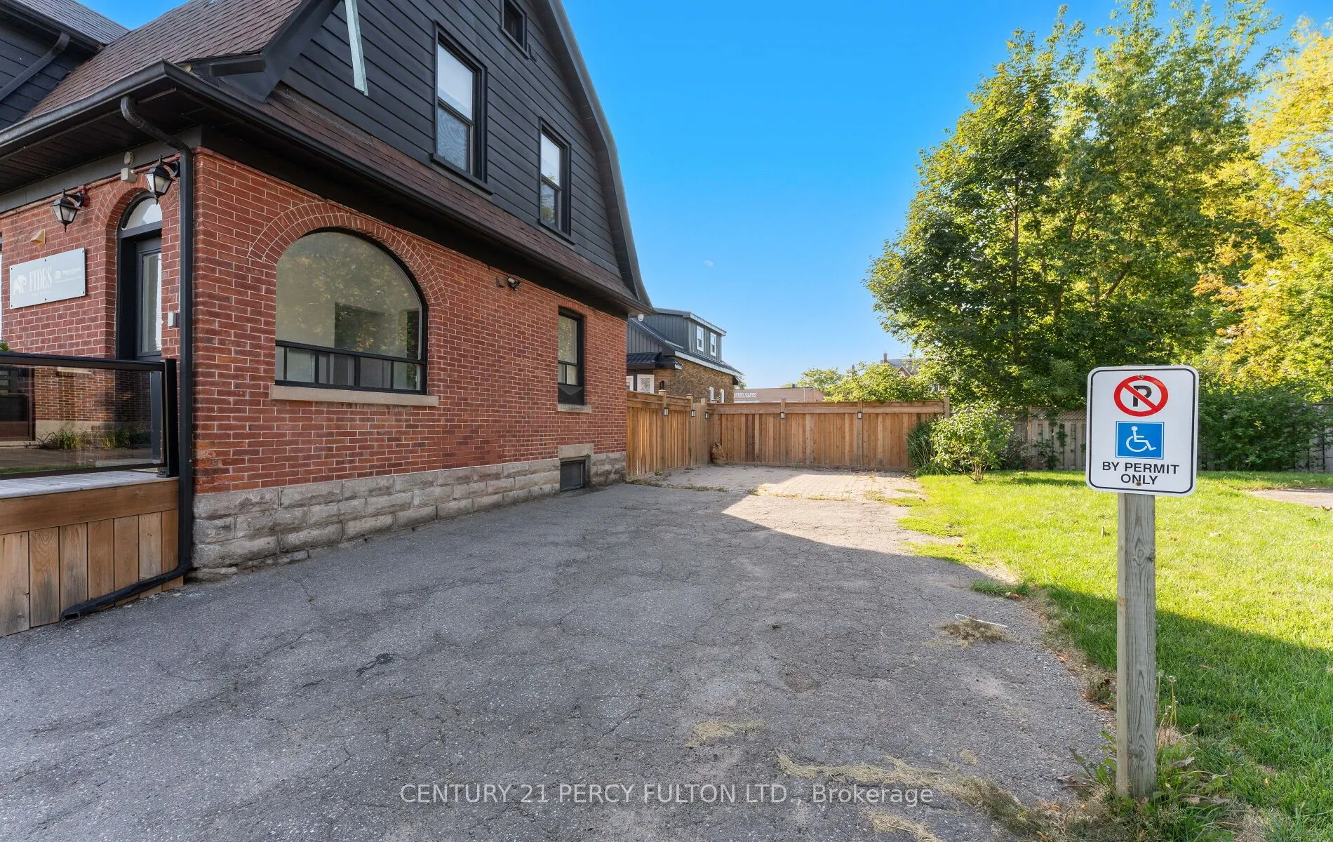 228 Brock Street N, #UPPER