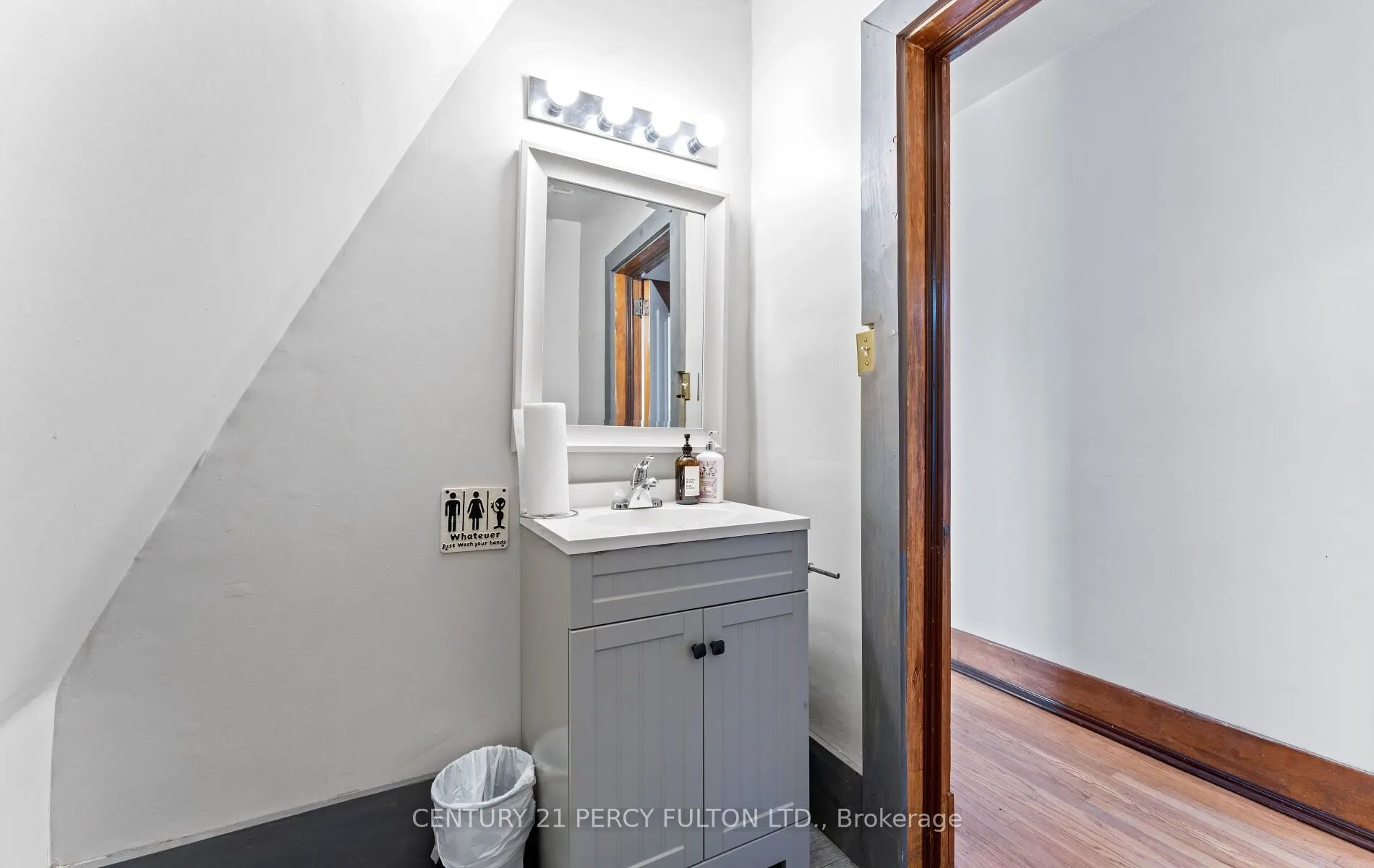 228 Brock Street N, #UPPER