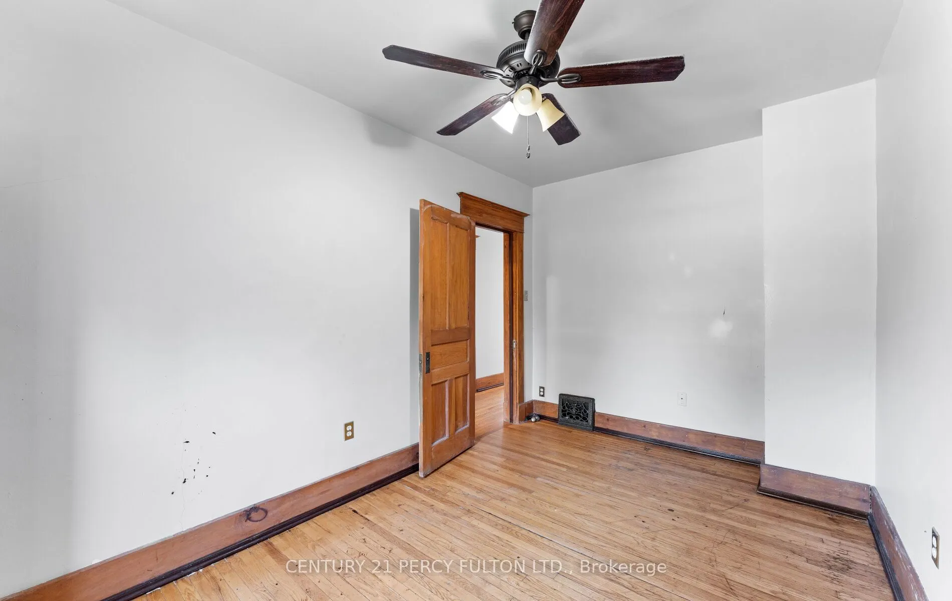 228 Brock Street N, #UPPER