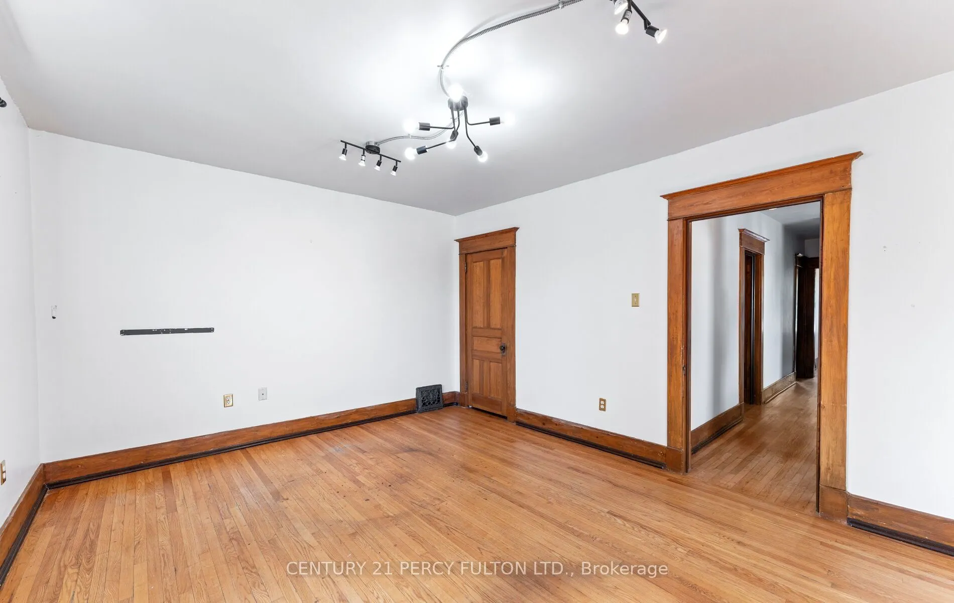 228 Brock Street N, #UPPER