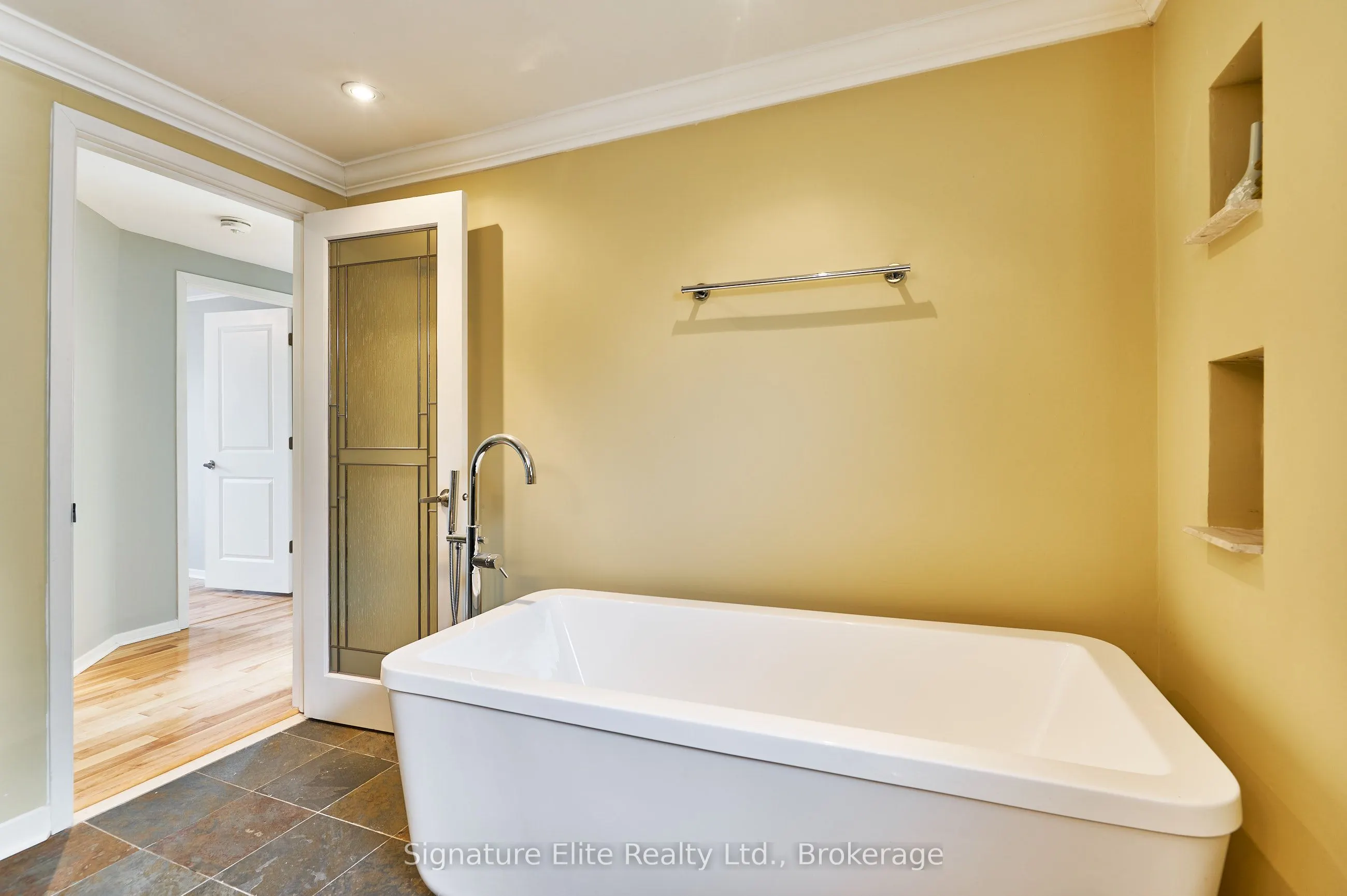 417 Guildwood Parkway, #Upper