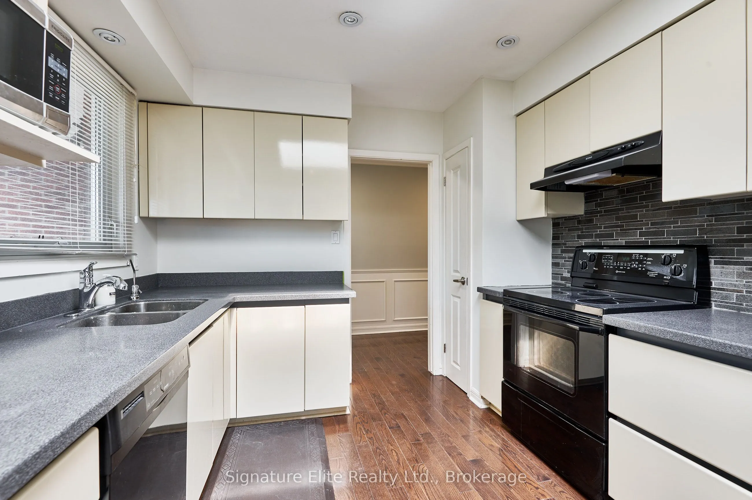 417 Guildwood Parkway, #Upper