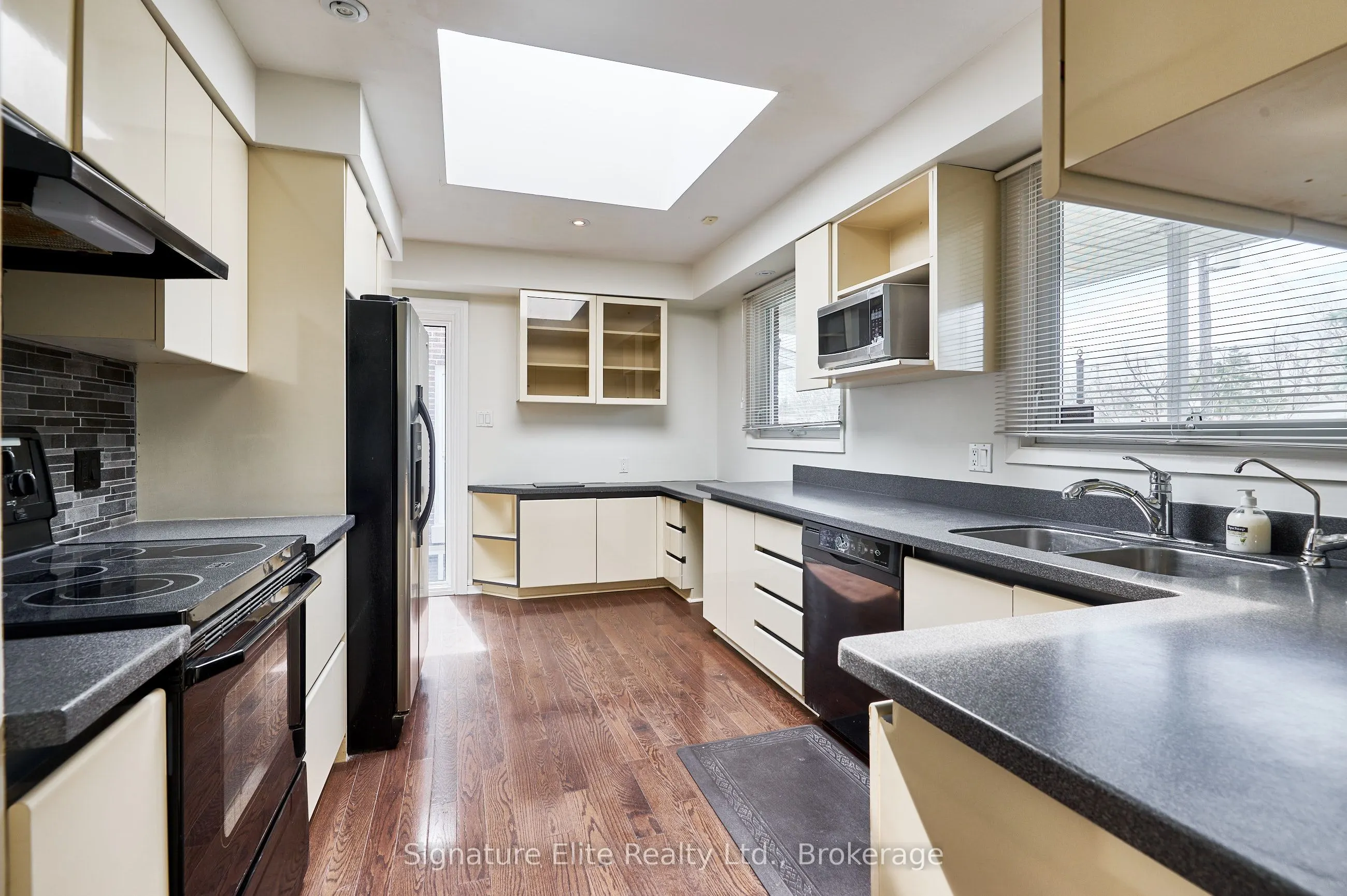 417 Guildwood Parkway, #Upper