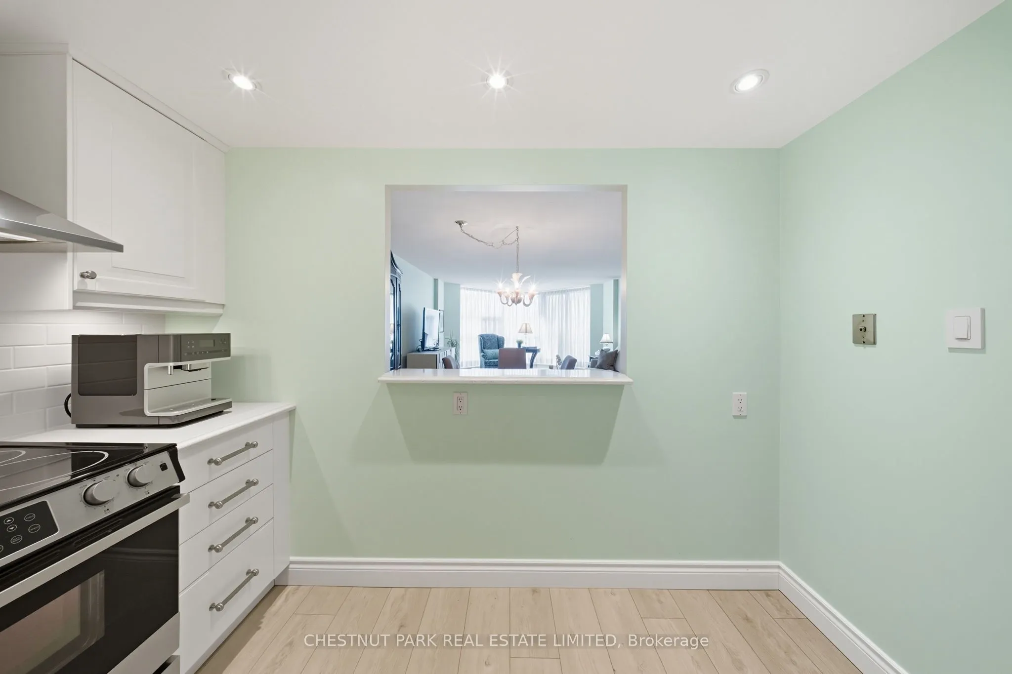 20 Dean Park Road, #911