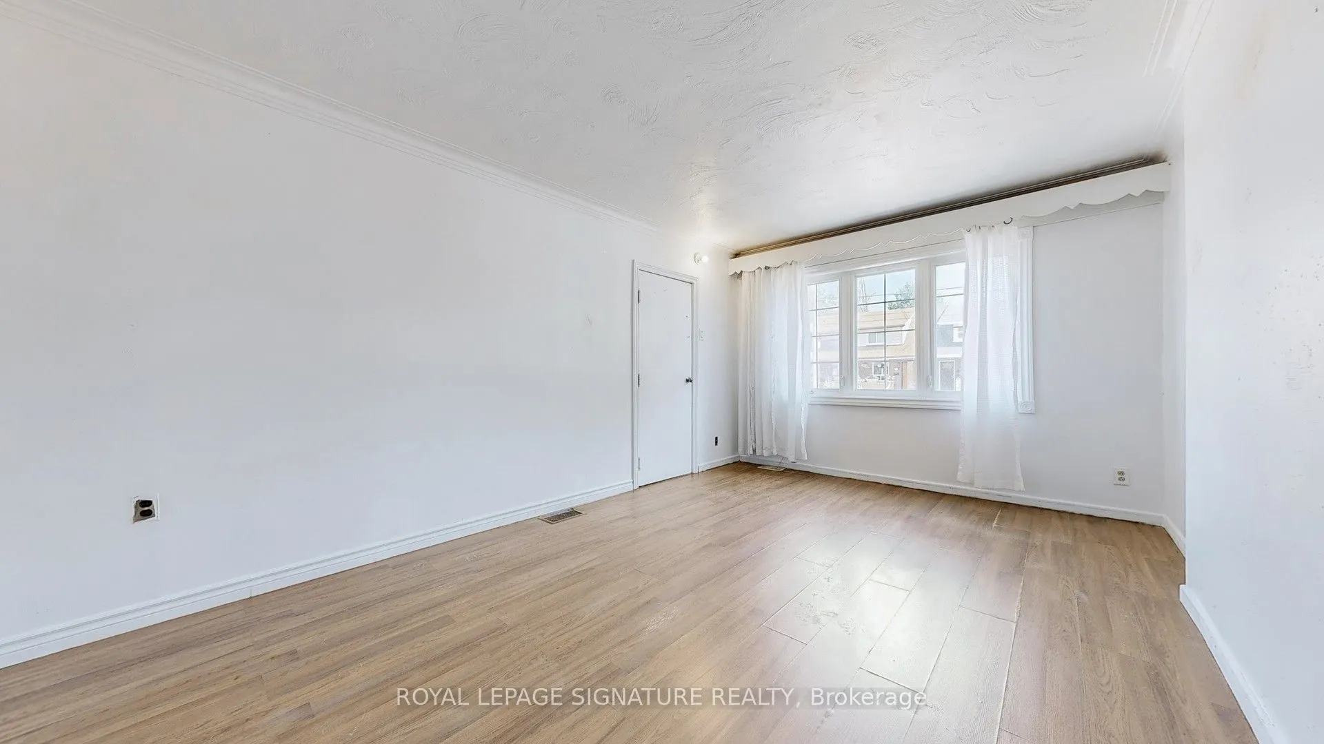 1130 Woodbine Avenue