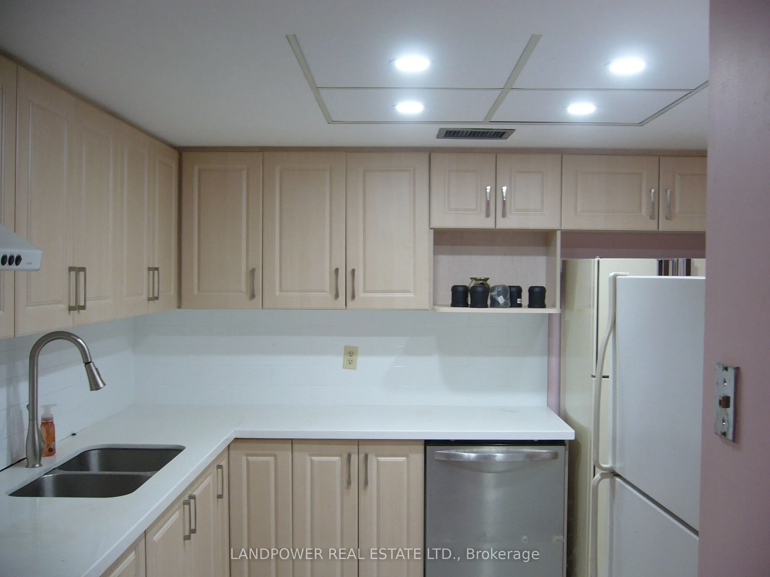 225 Bamburgh Circle, #801