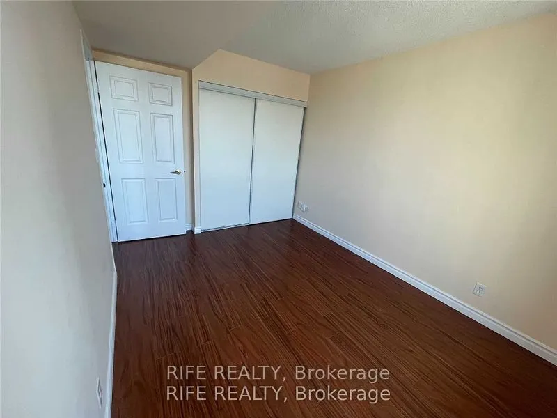 1 Lee centre Drive, #2202