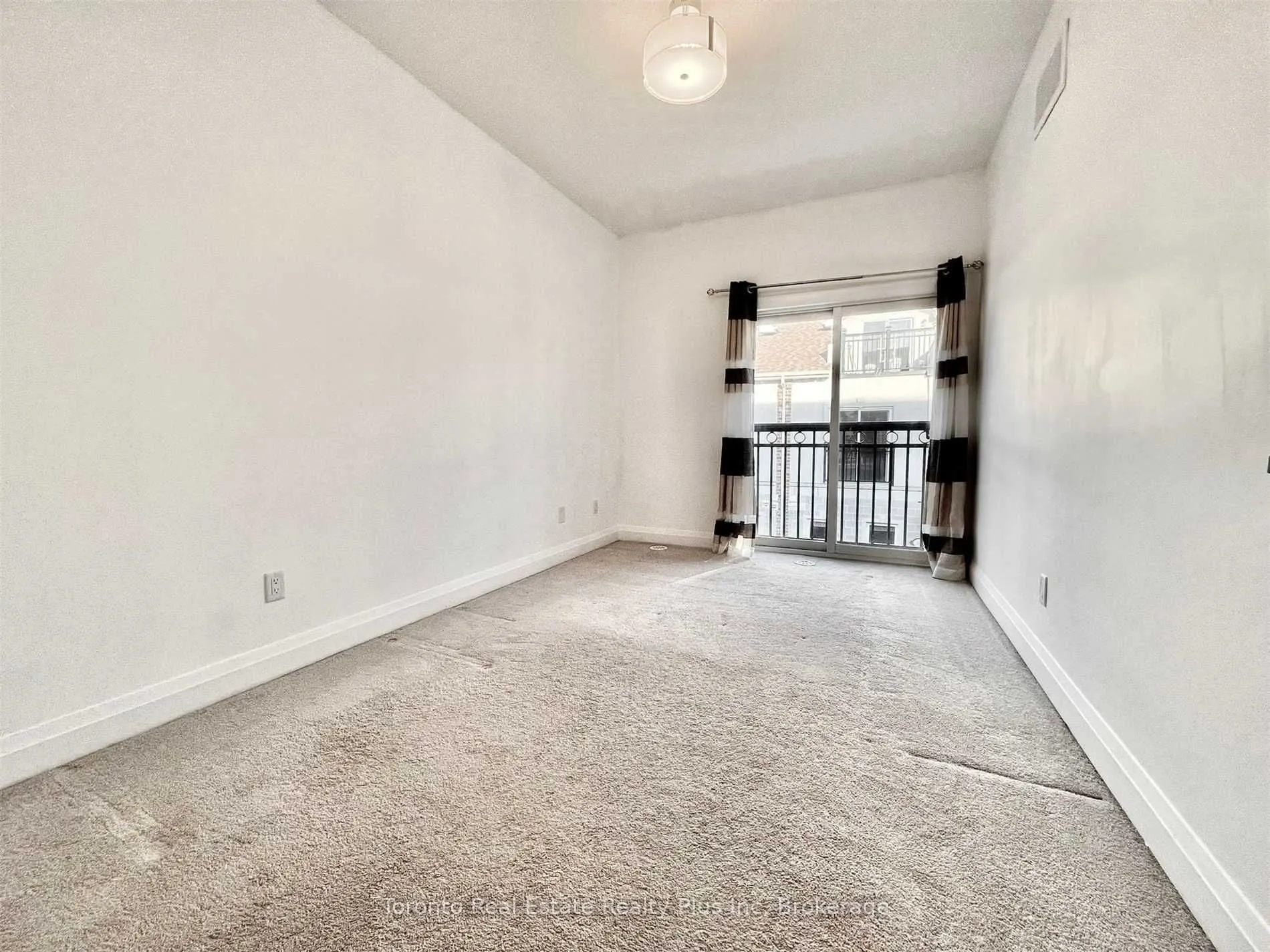 1060 St. Hildas Way, #3