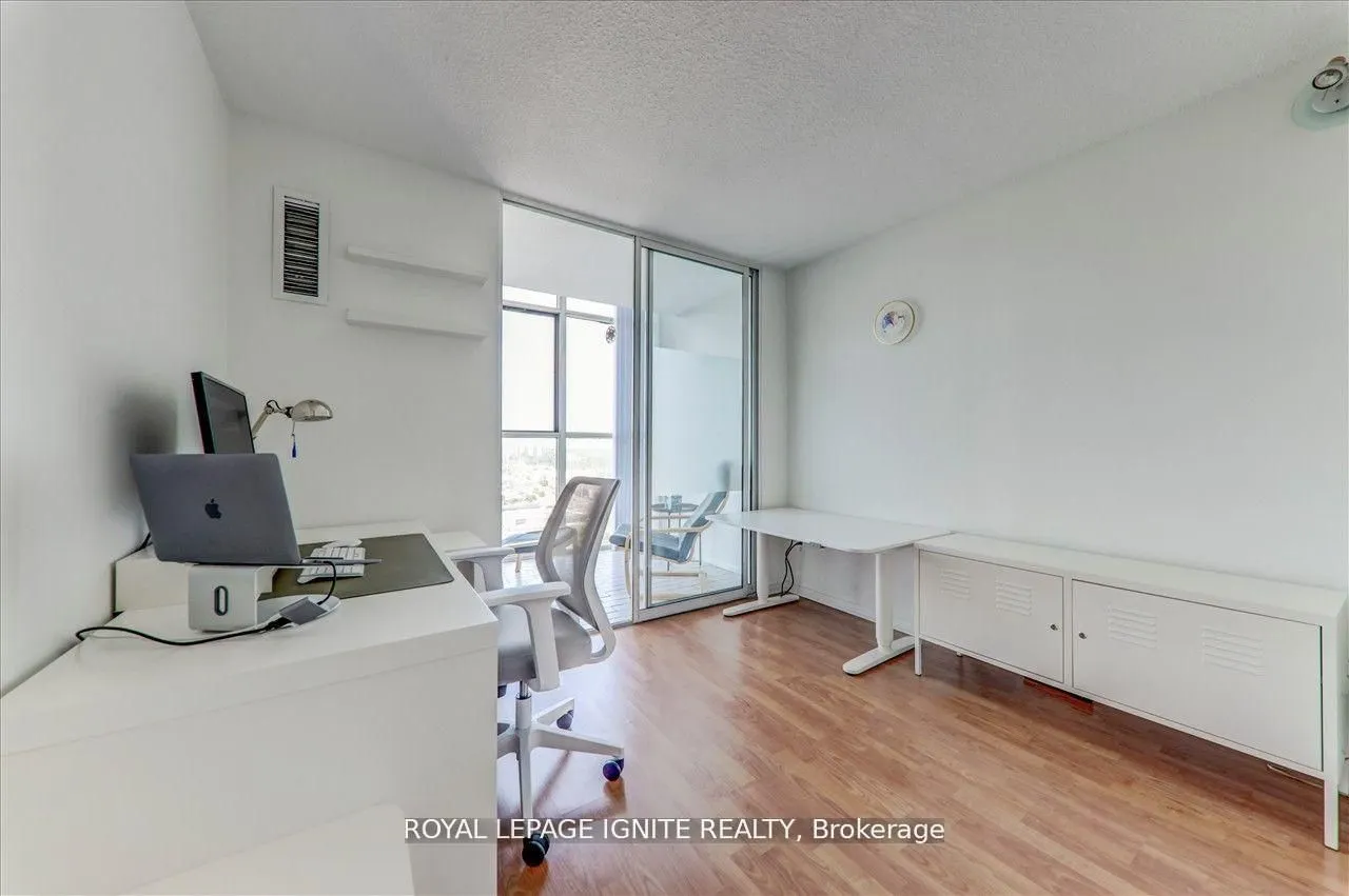 330 McCowan Road, #PH 1914