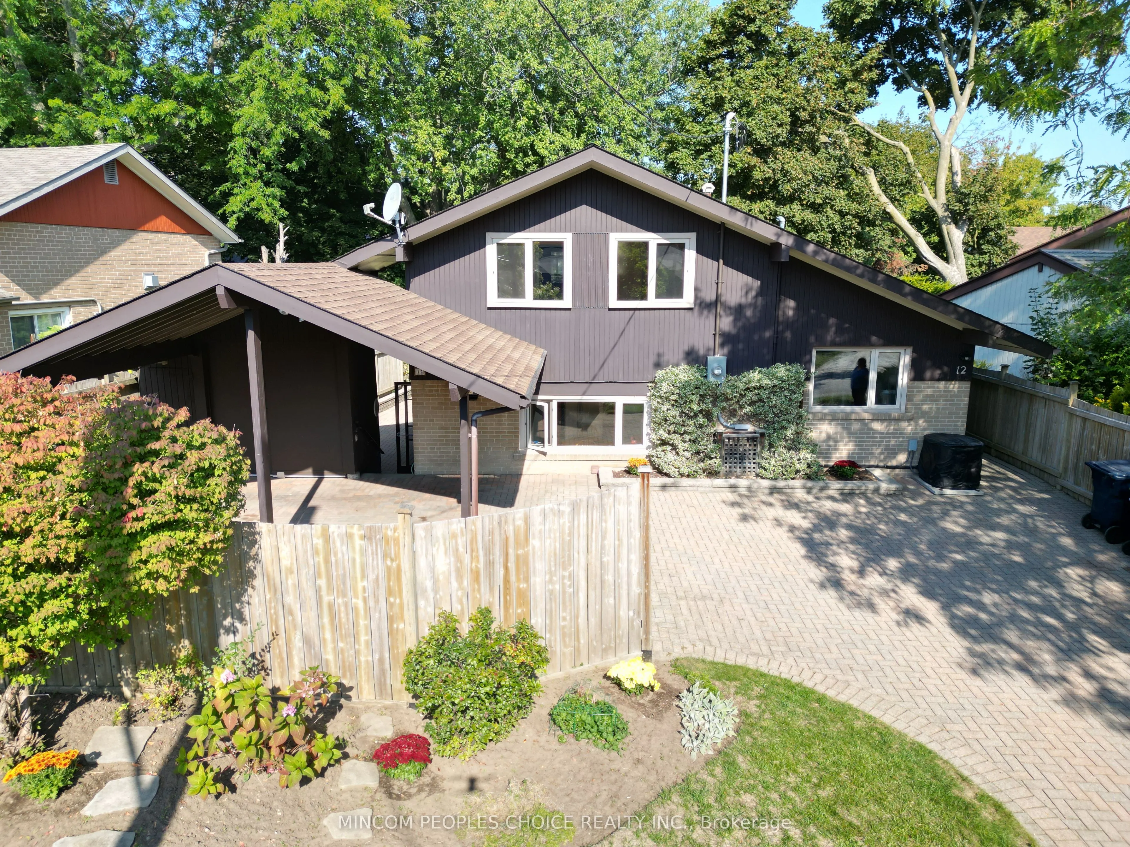 12 Ladysbridge Drive