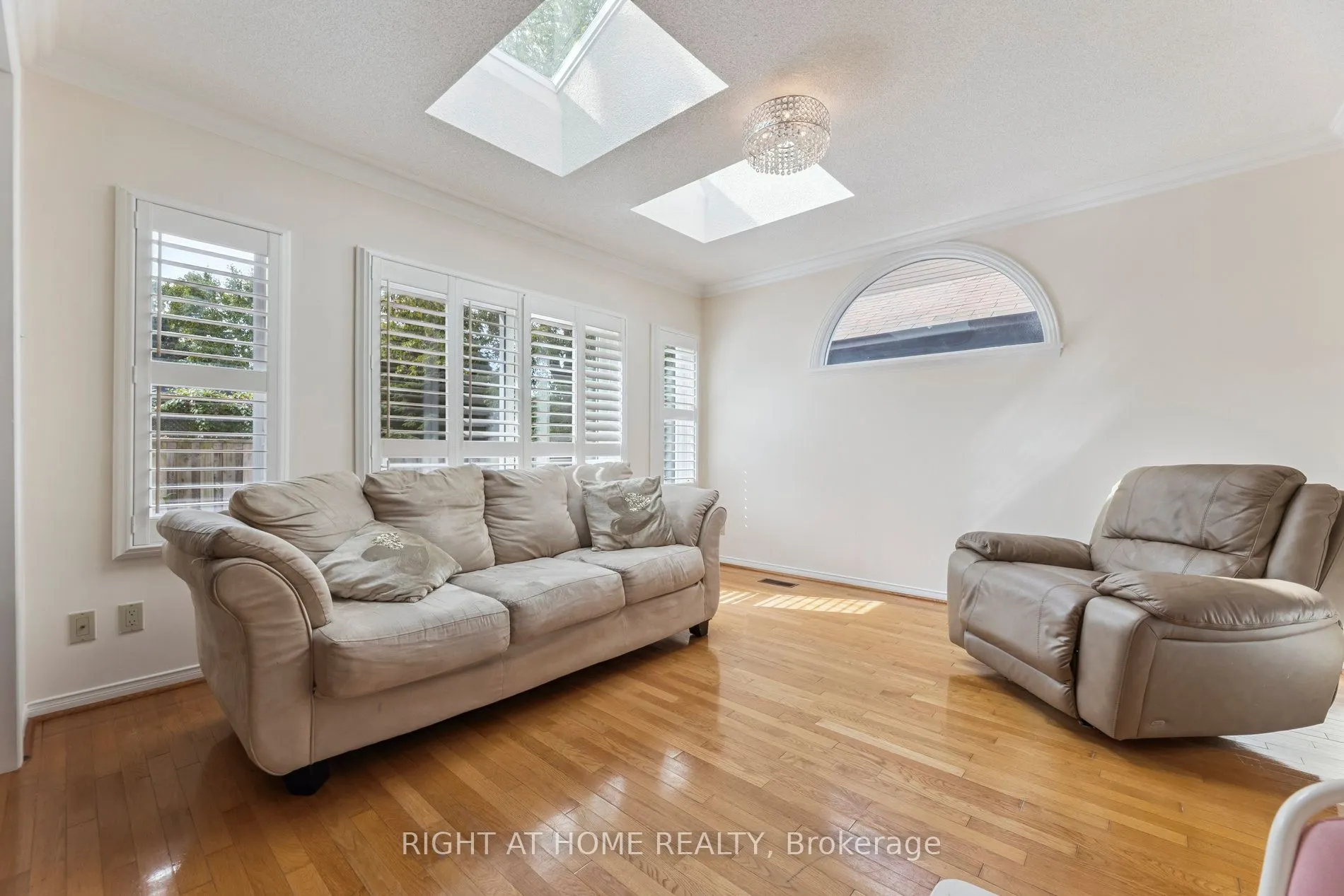 1518 Woodruff Crescent