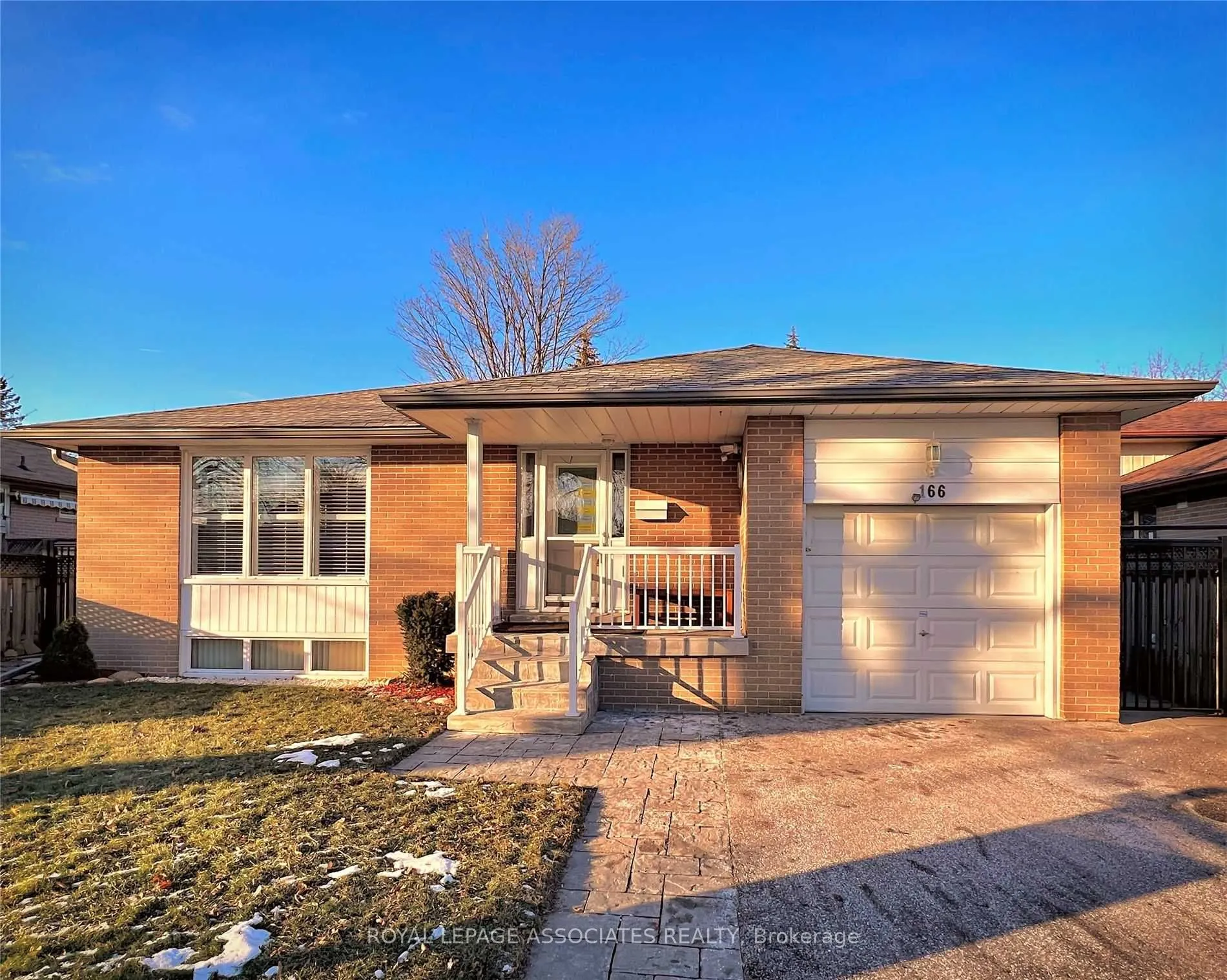 166 Lynnbrook Drive