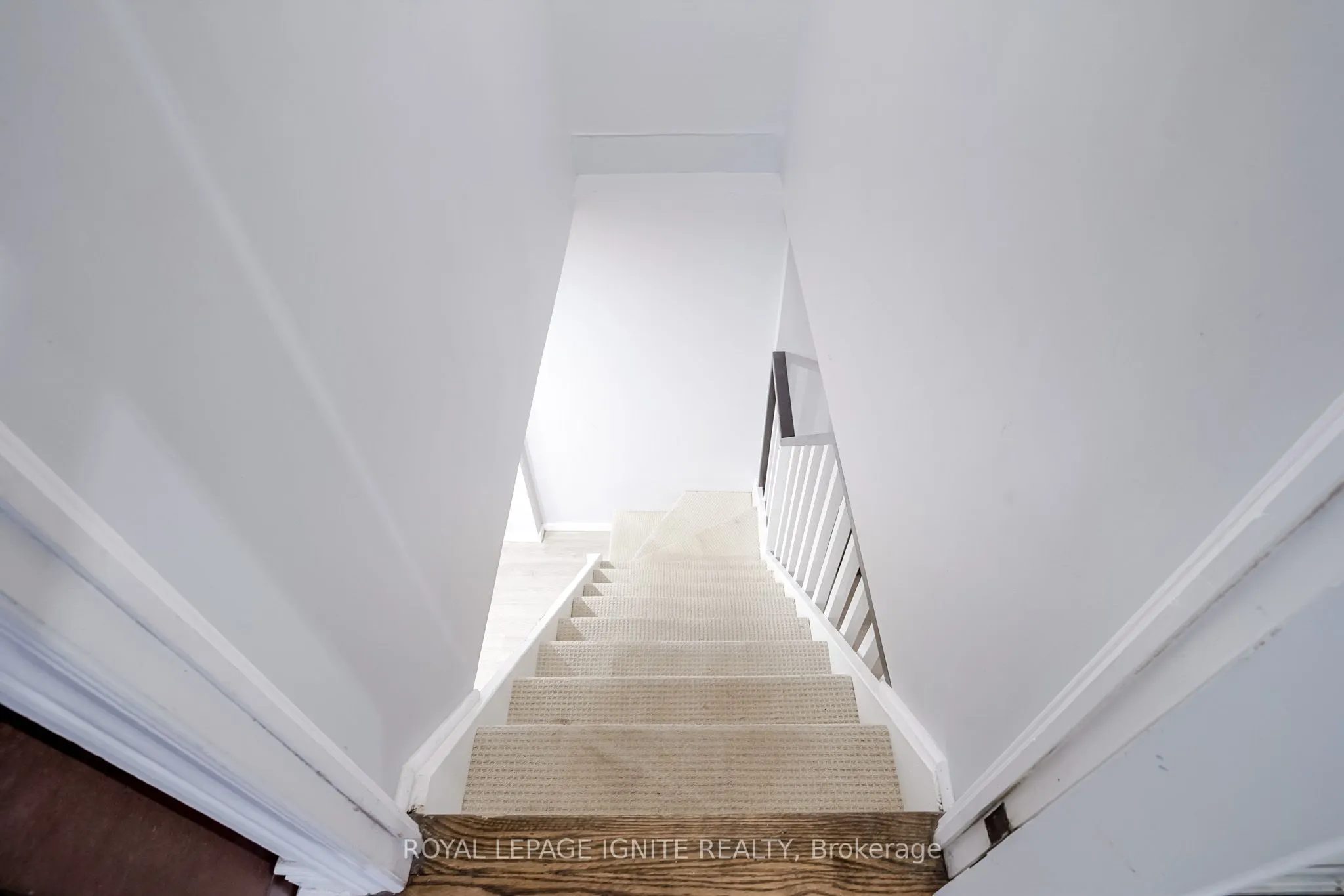 754 Downview Crescent