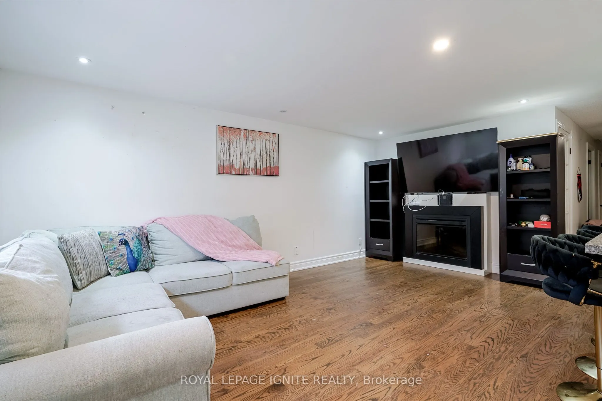 754 Downview Crescent