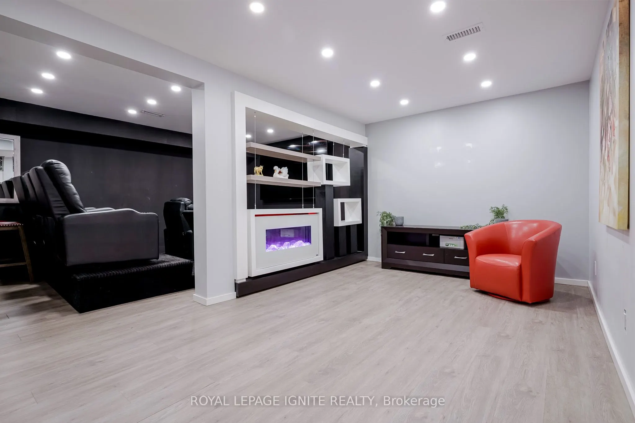 754 Downview Crescent