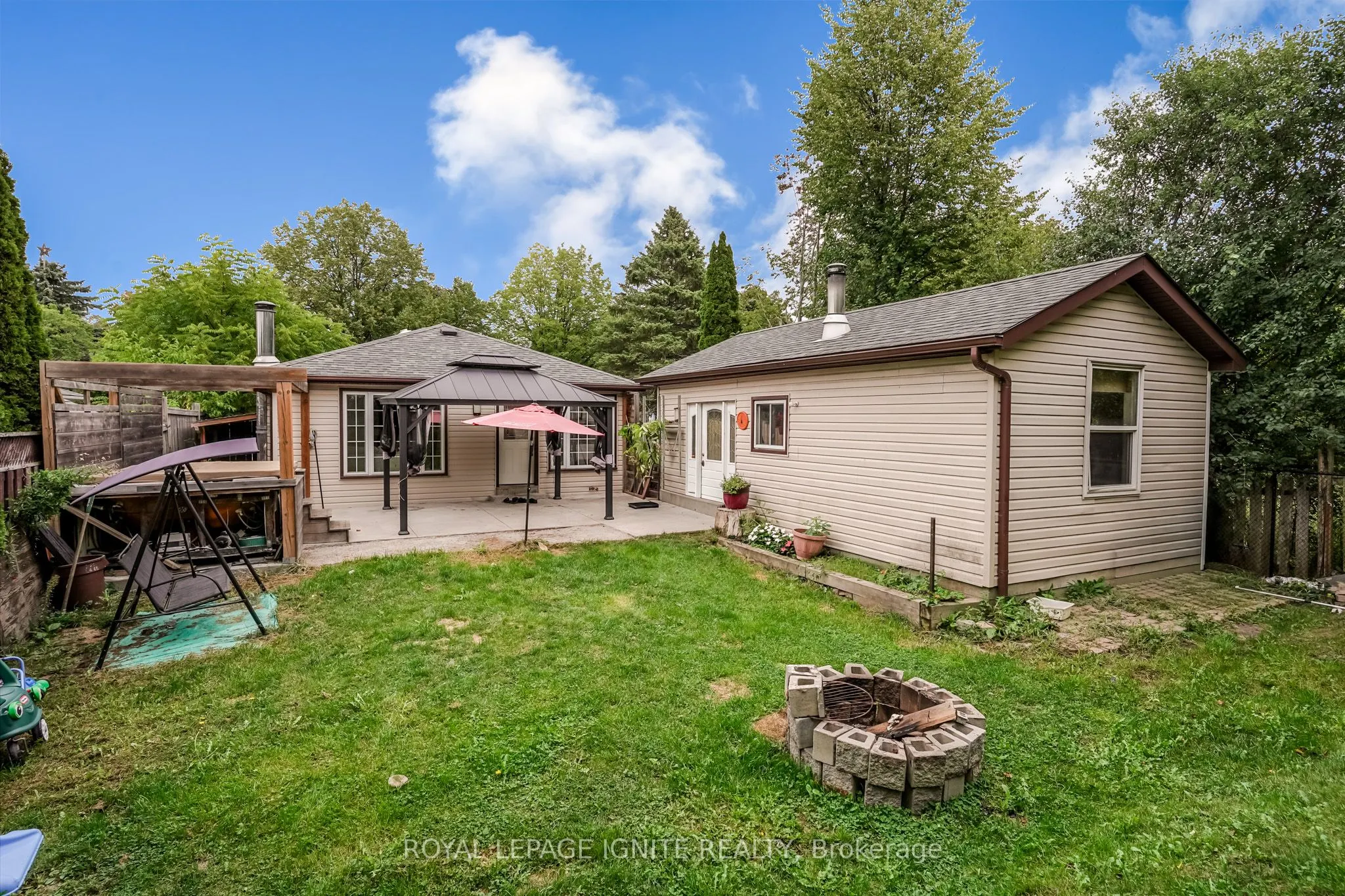 754 Downview Crescent