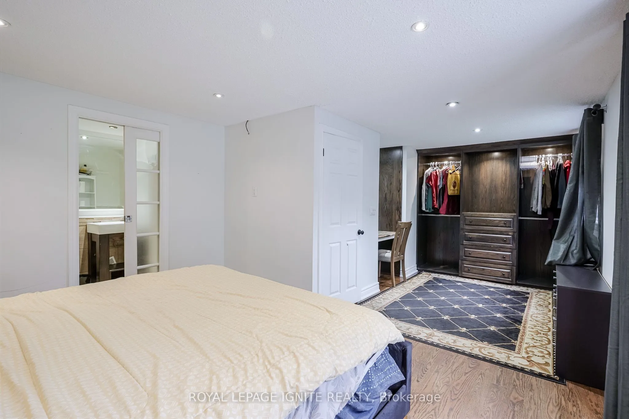 754 Downview Crescent