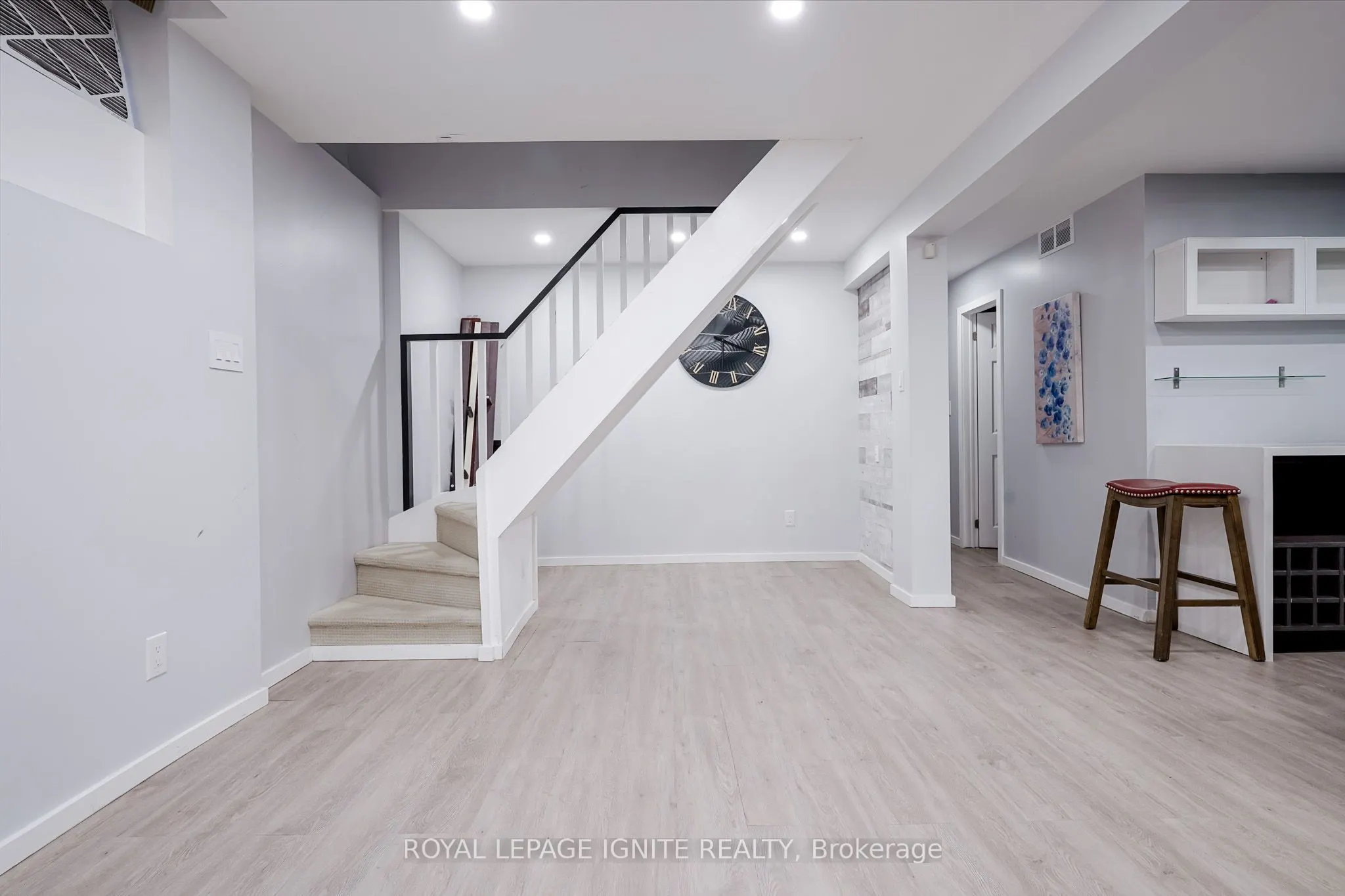 754 Downview Crescent