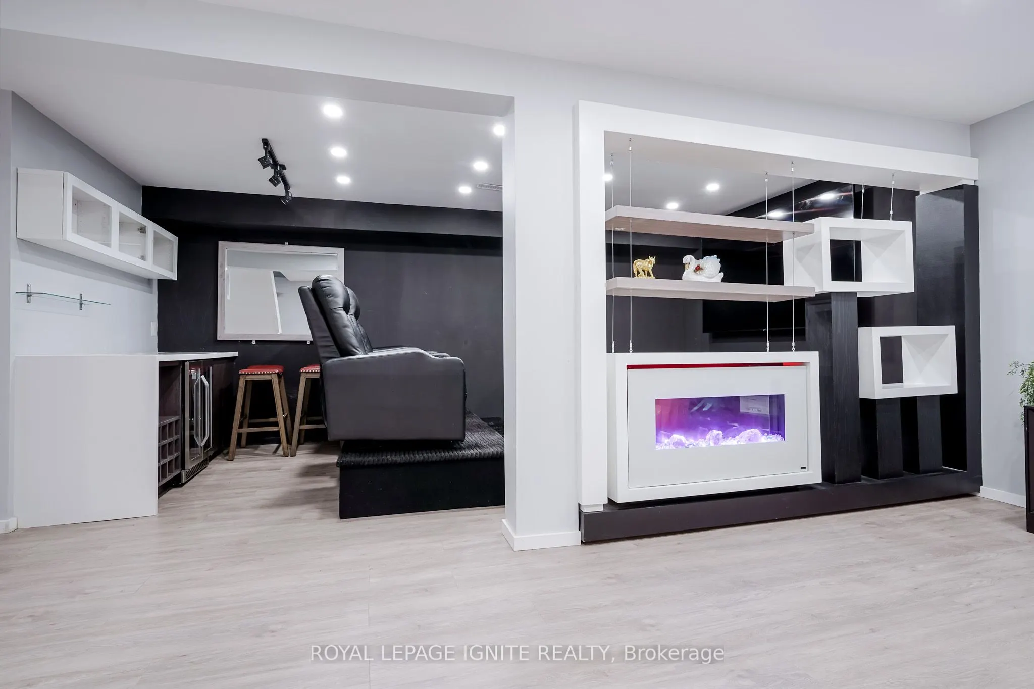 754 Downview Crescent